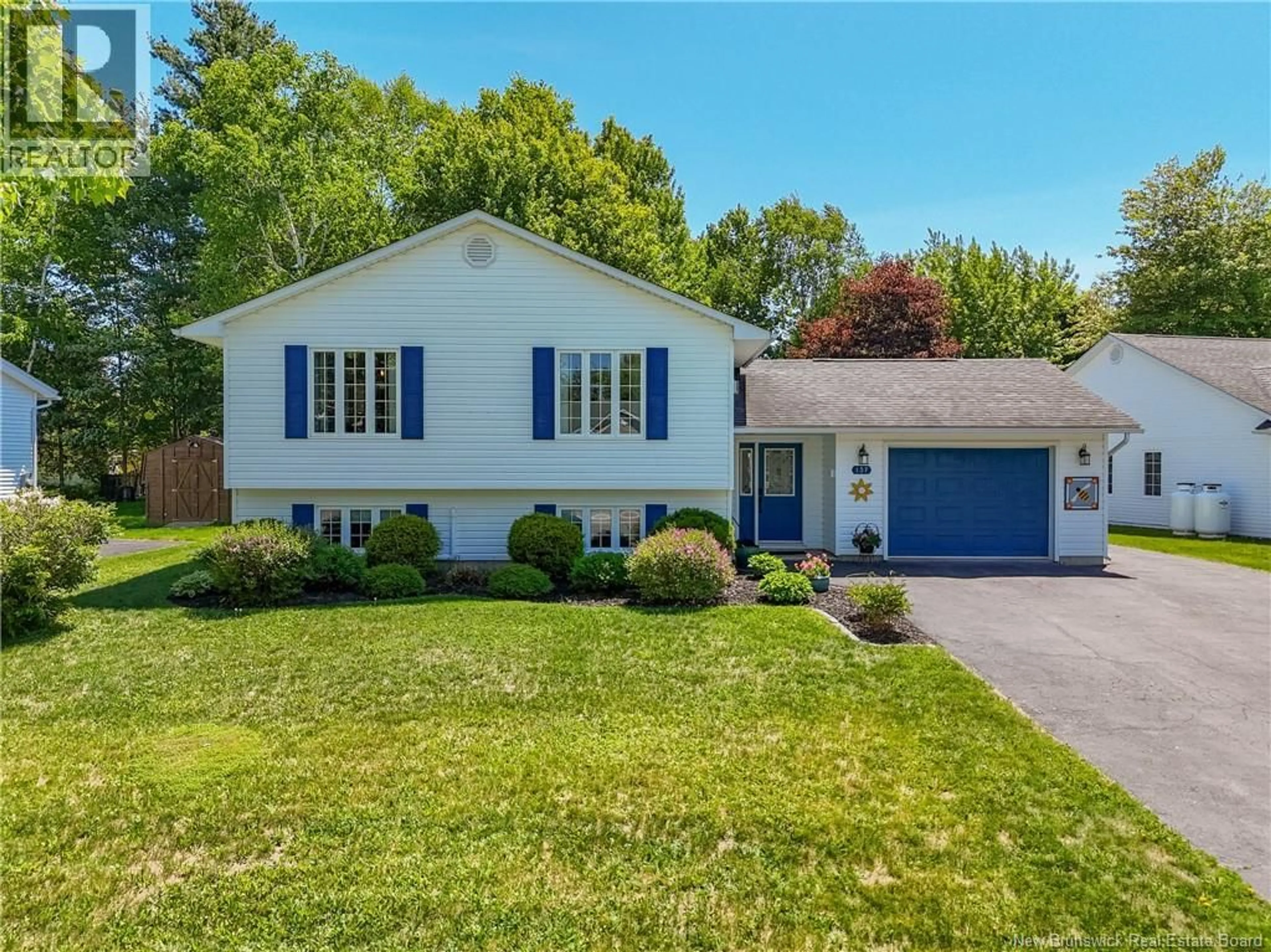 Home with vinyl exterior material, street for 137 MANRESA DRIVE, Fredericton New Brunswick E3A9S9
