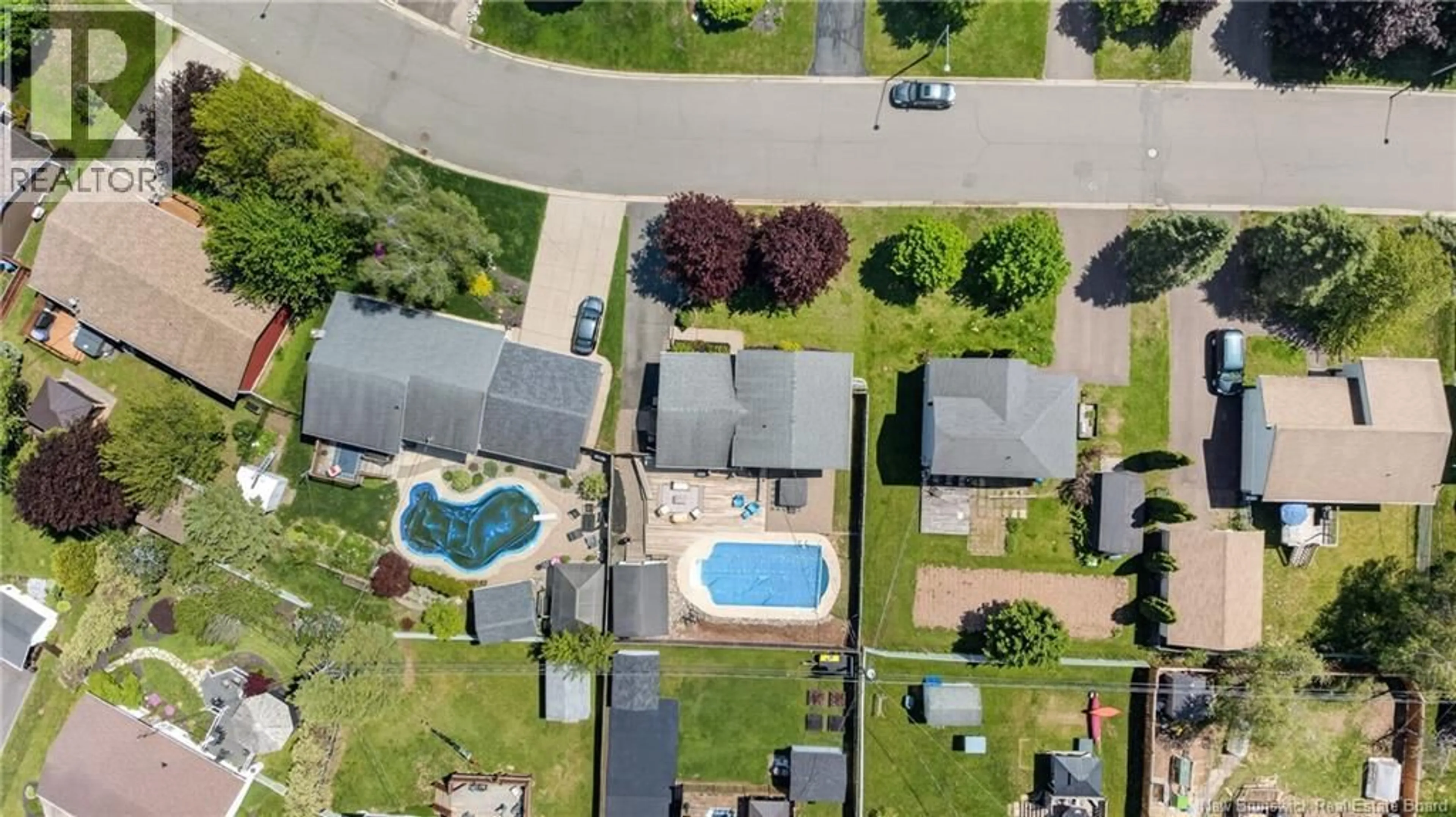 A pic from outside/outdoor area/front of a property/back of a property/a pic from drone, street for 115 HIGHMEADOW DRIVE, Moncton New Brunswick E1G2B8
