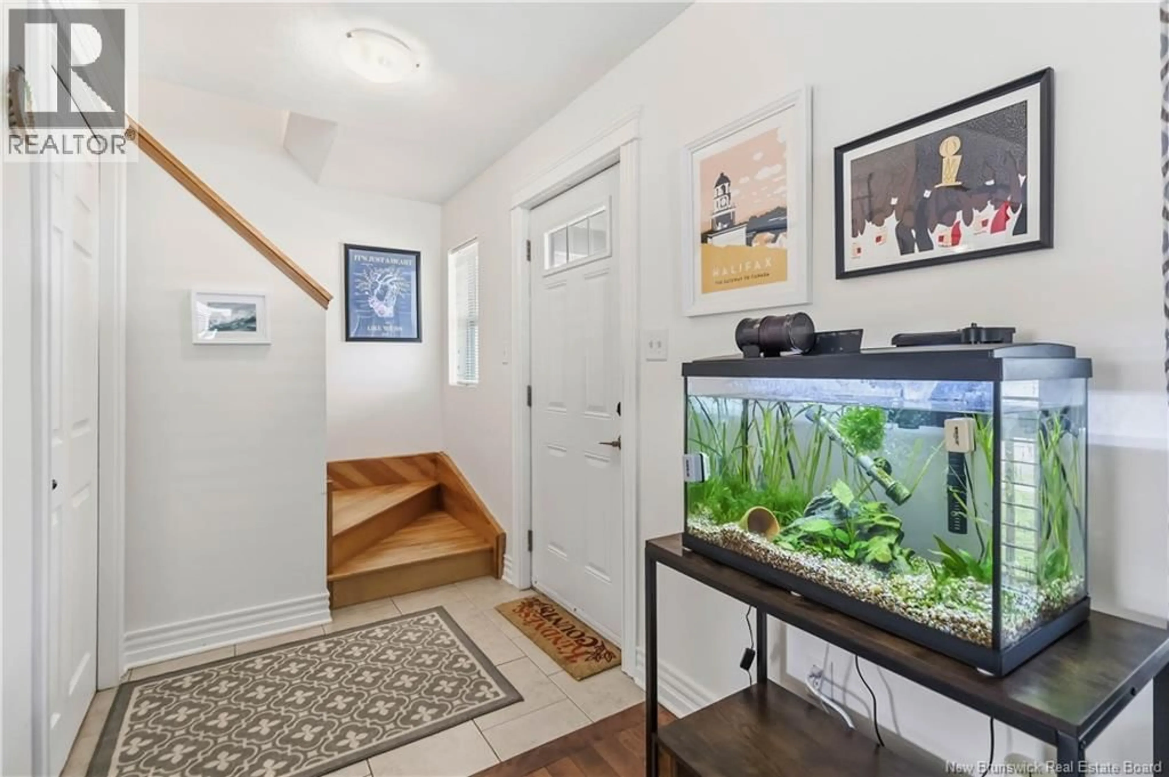 Indoor entryway for 113 NORTH STREET, Moncton New Brunswick E1C5X8