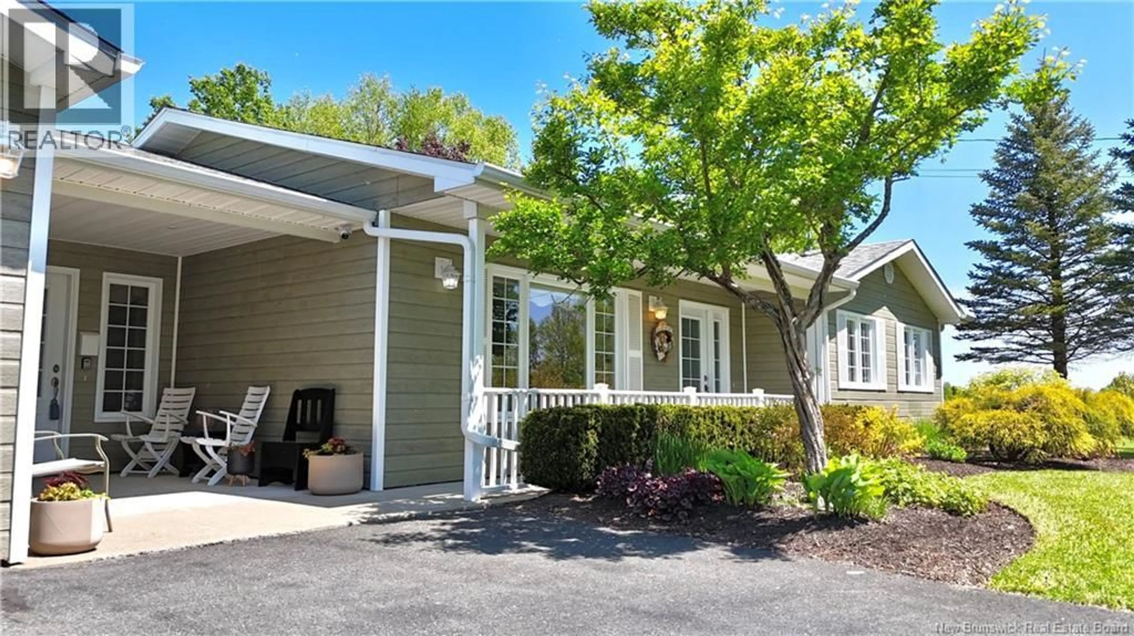 Home with vinyl exterior material, street for 2260 SUNSET, Bathurst New Brunswick E2A7K8