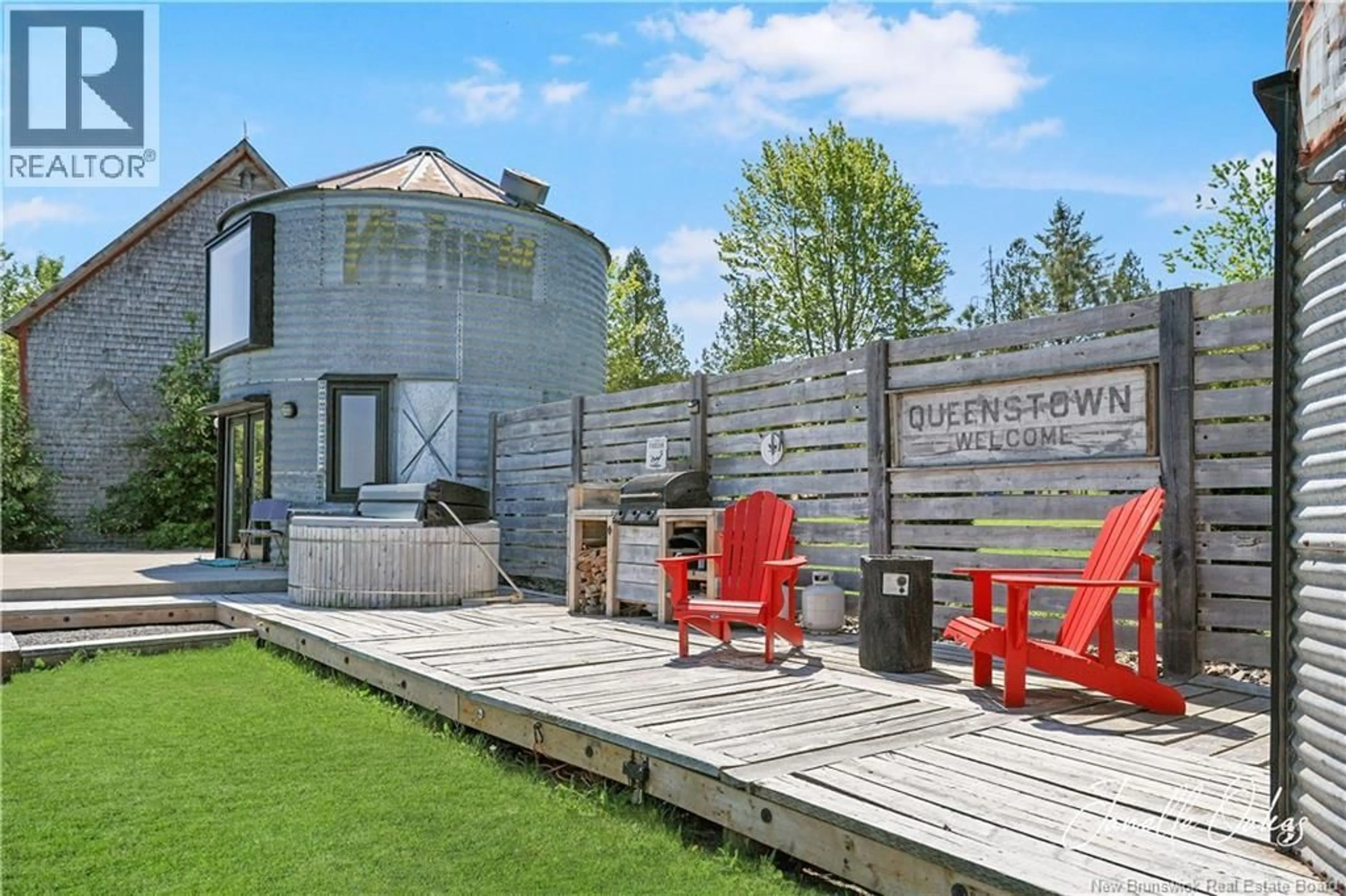 Patio, unknown for 4485 ROUTE 102, Queenstown New Brunswick E5M1Z5