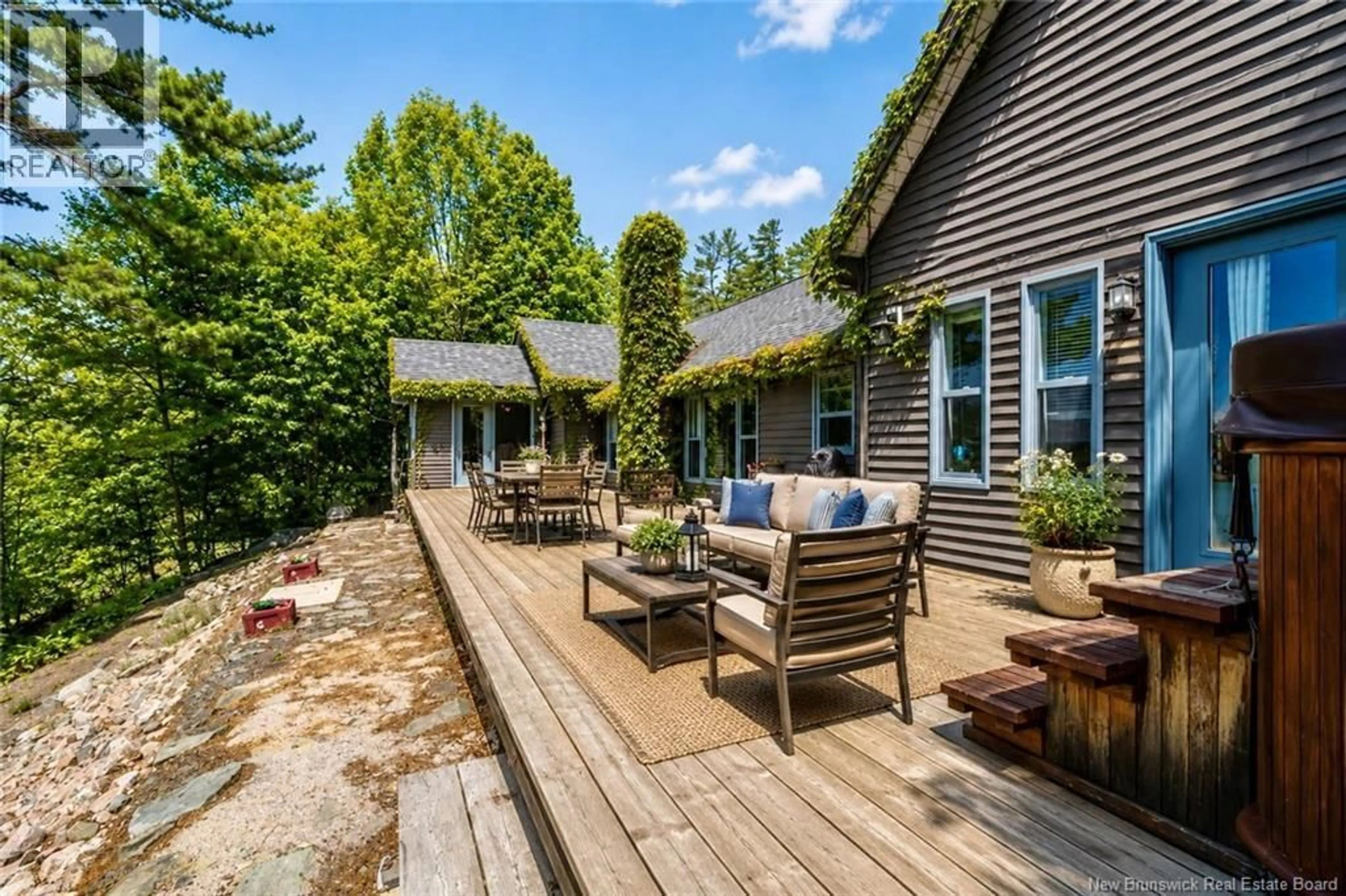 Patio, street for 1069 ROUTE 105 ROUTE, Fredericton New Brunswick E3G7L2