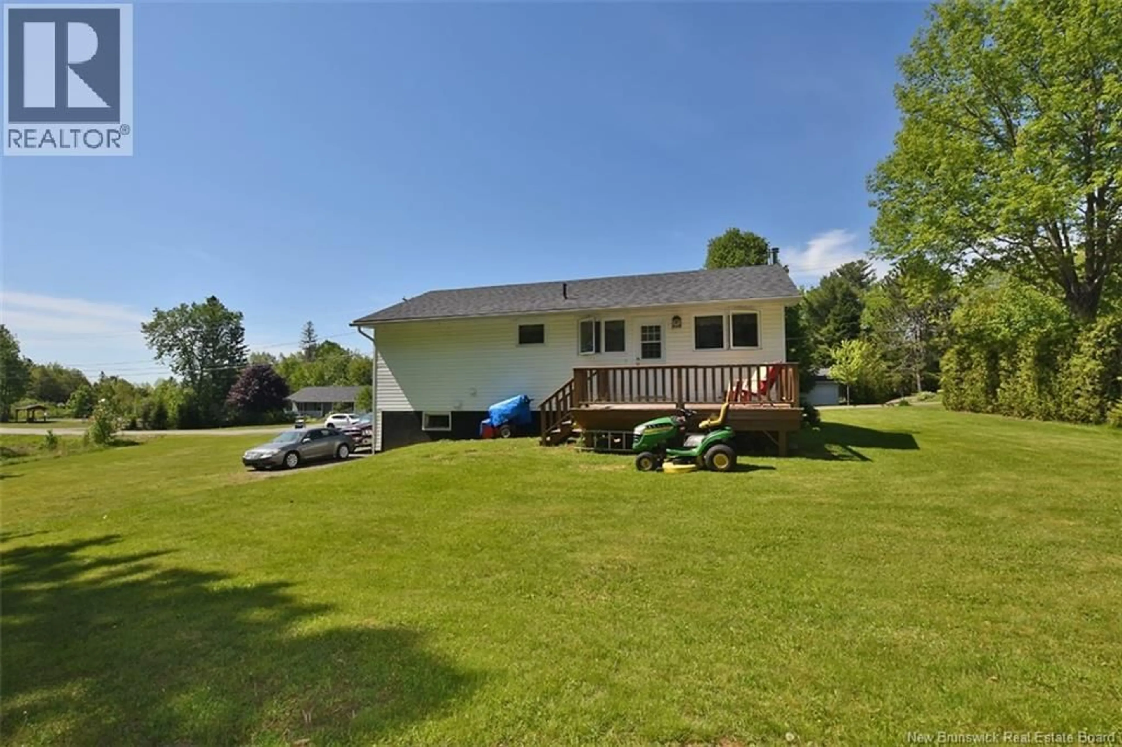 A pic from outside/outdoor area/front of a property/back of a property/a pic from drone, unknown for 157 SUNRISE ESTATES DRIVE, New Maryland New Brunswick E3C1G6
