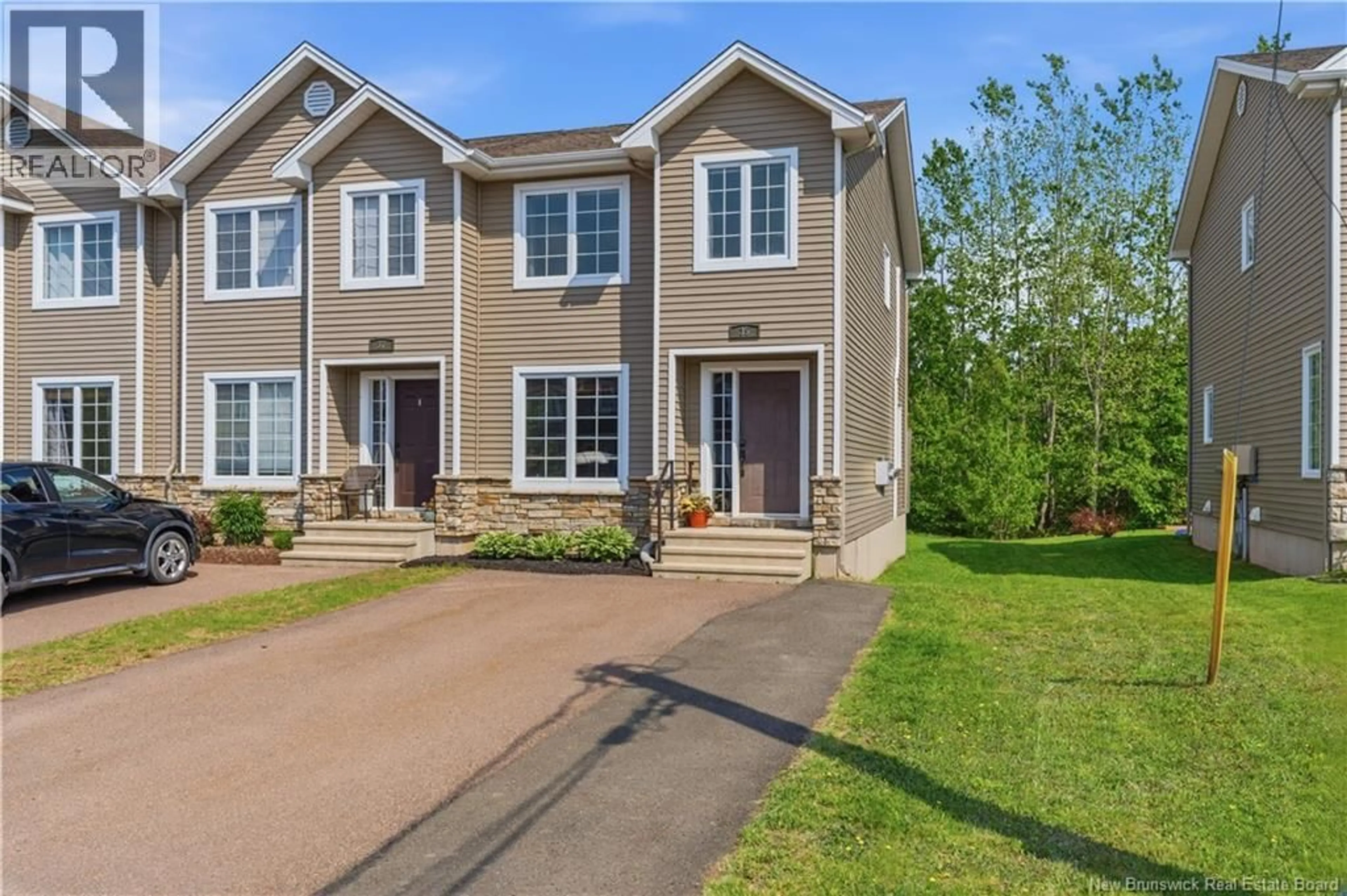 Home with vinyl exterior material, street for 35 OXIARD STREET, Dieppe New Brunswick E1A6A6