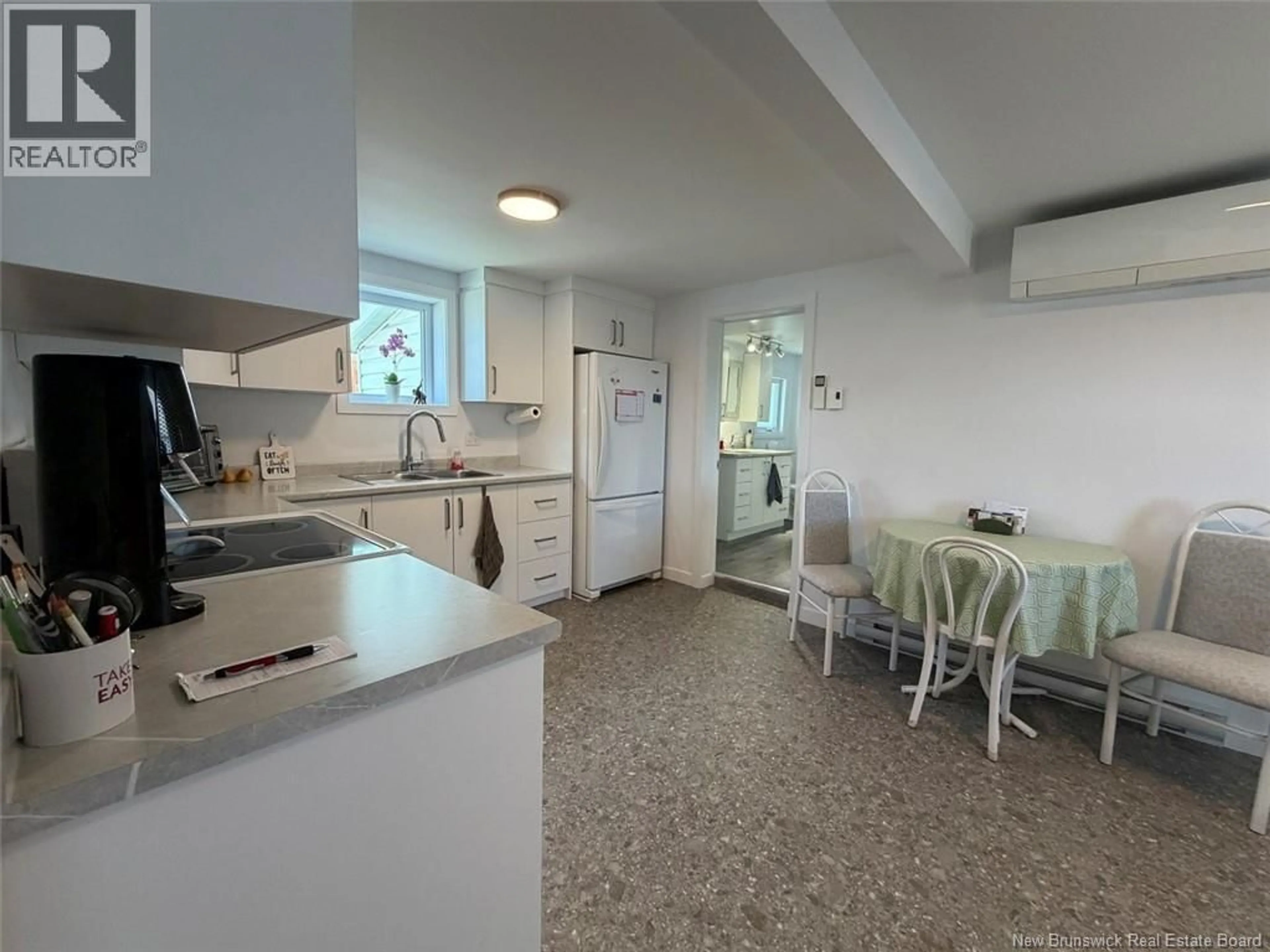Standard kitchen, unknown for 63 42E AVENUE, Edmundston New Brunswick E3V2Z4
