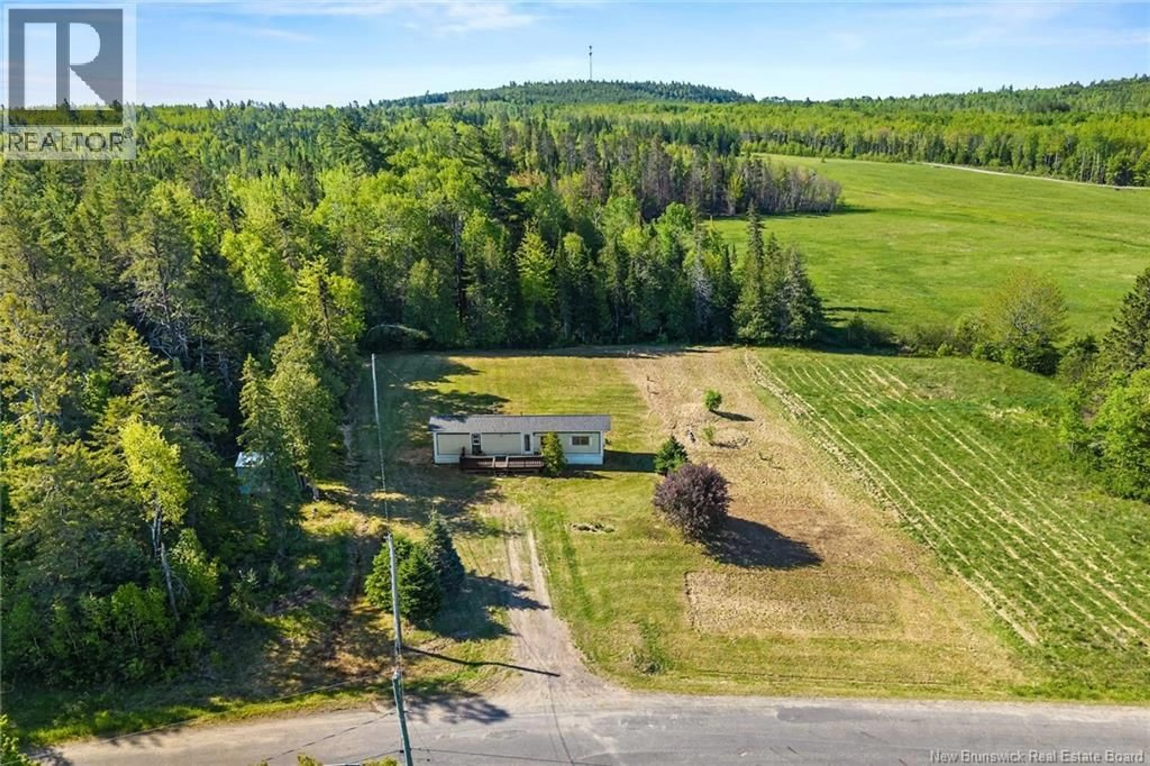 A pic from outside/outdoor area/front of a property/back of a property/a pic from drone, unknown for 236 CUMBERLAND BAY SOUTH ROAD, Cumberland Bay New Brunswick E4A3E1