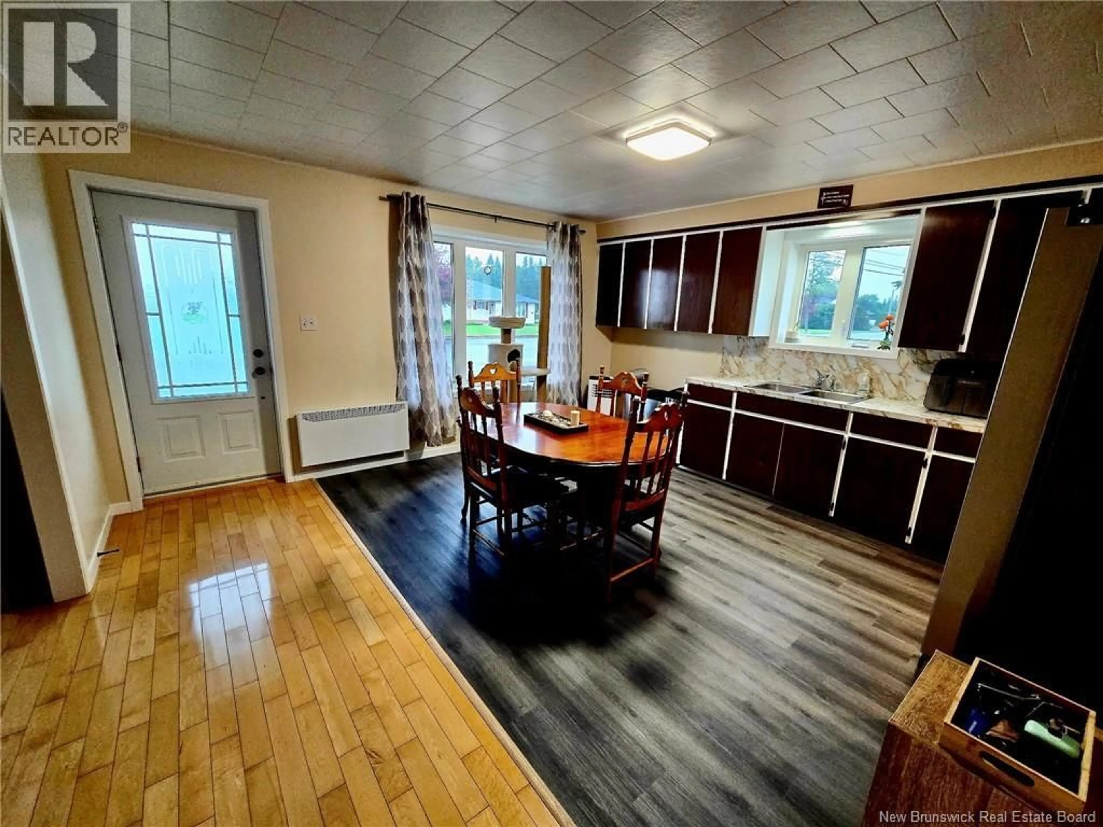 Dining room, unknown for 5870 ROUTE 17, Saint-Quentin New Brunswick E8A2J1