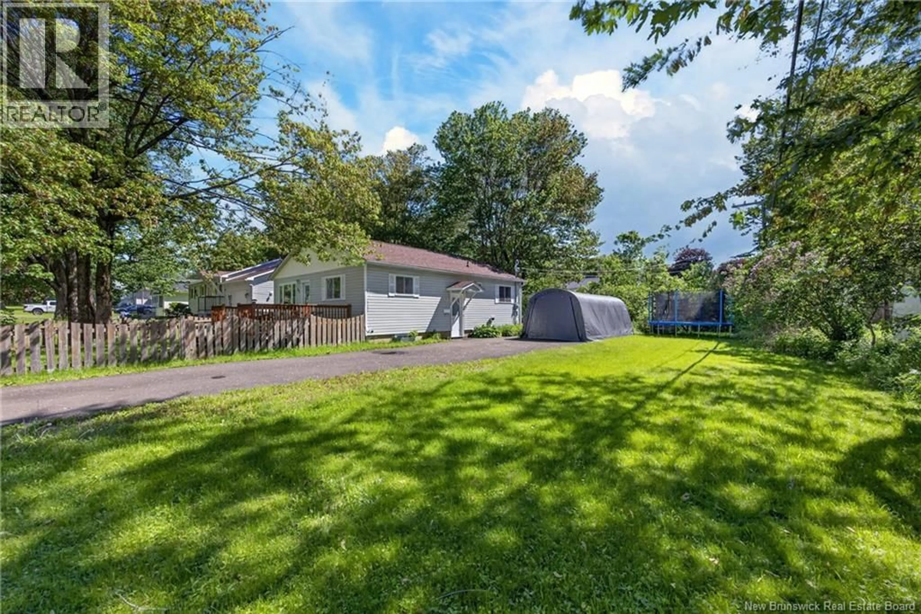 A pic from outside/outdoor area/front of a property/back of a property/a pic from drone, unknown for 45 CAROL AVENUE, Fredericton New Brunswick E3A1K3
