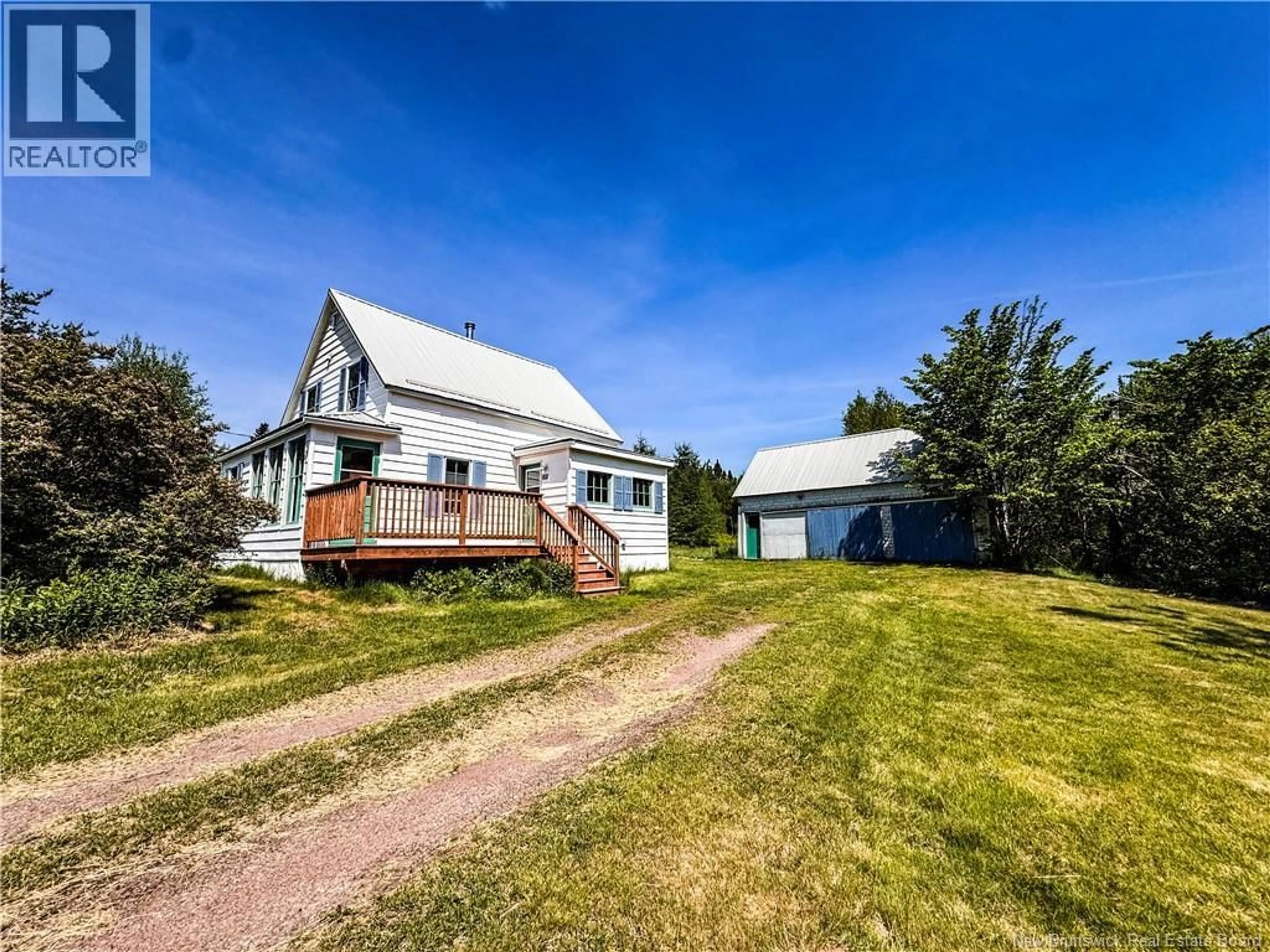 A pic from outside/outdoor area/front of a property/back of a property/a pic from drone, unknown for 189 MOUNTVIEW ROAD, Sackville New Brunswick E4L1N5