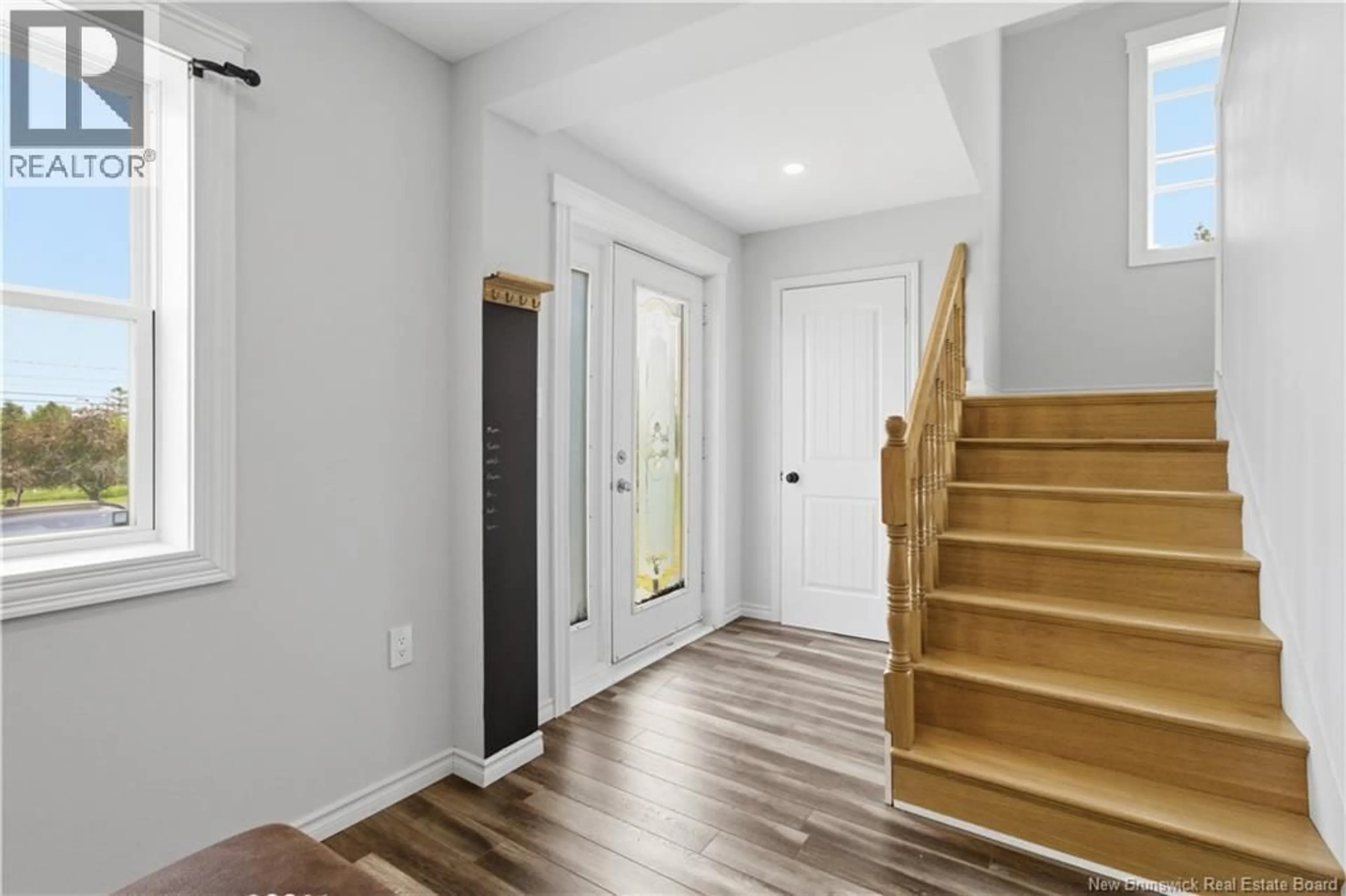 Indoor entryway for 6530 ROUTE 101, Hoyt New Brunswick E5L2A9