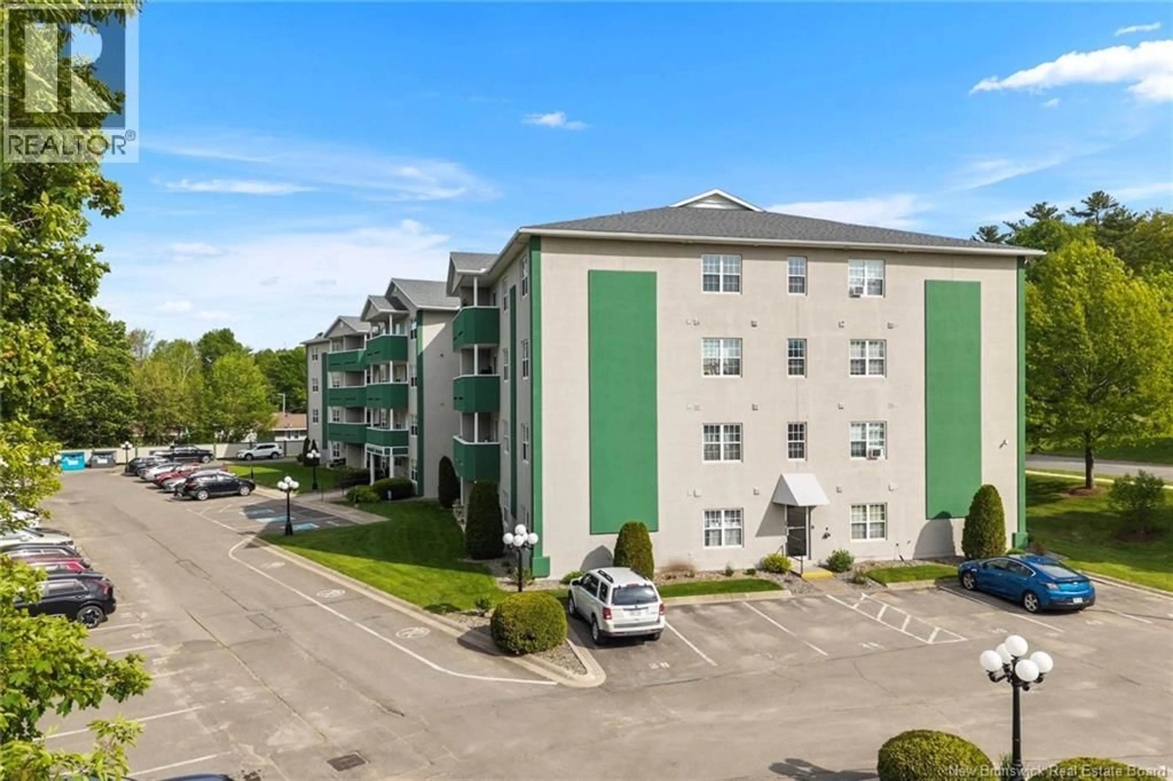 A pic from outside/outdoor area/front of a property/back of a property/a pic from drone, building for 309 - 158 HANWELL ROAD, Fredericton New Brunswick E3B9K7