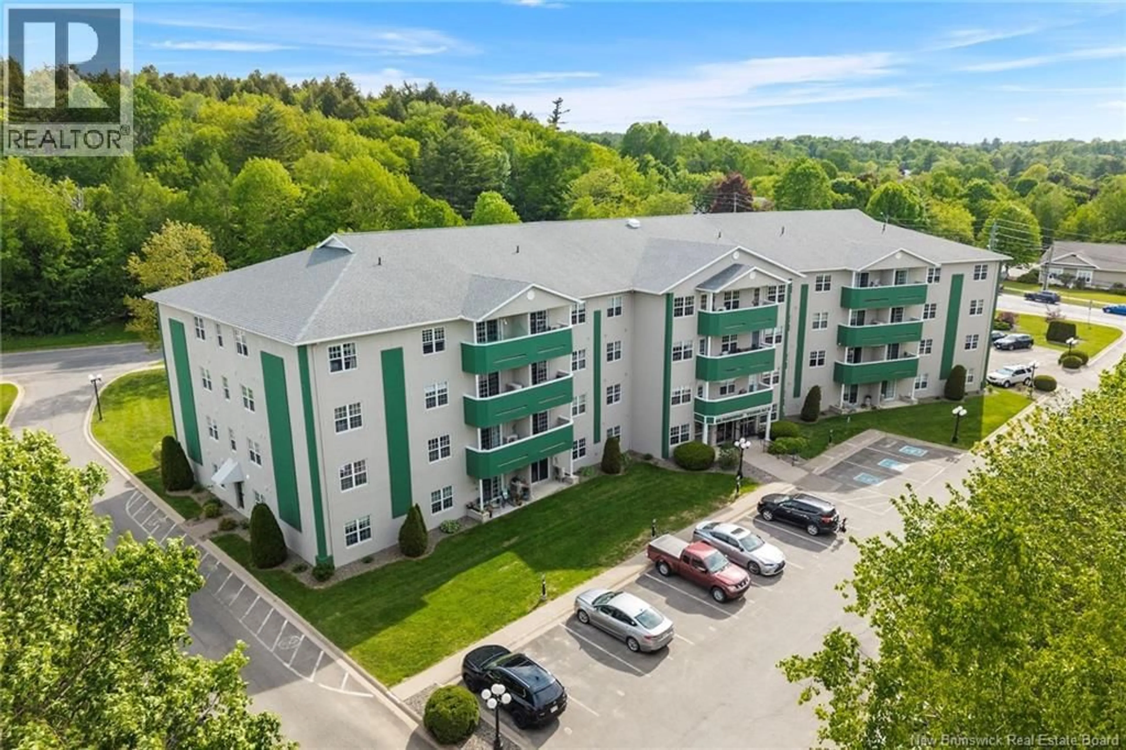 A pic from outside/outdoor area/front of a property/back of a property/a pic from drone, building for 309 - 158 HANWELL ROAD, Fredericton New Brunswick E3B9K7
