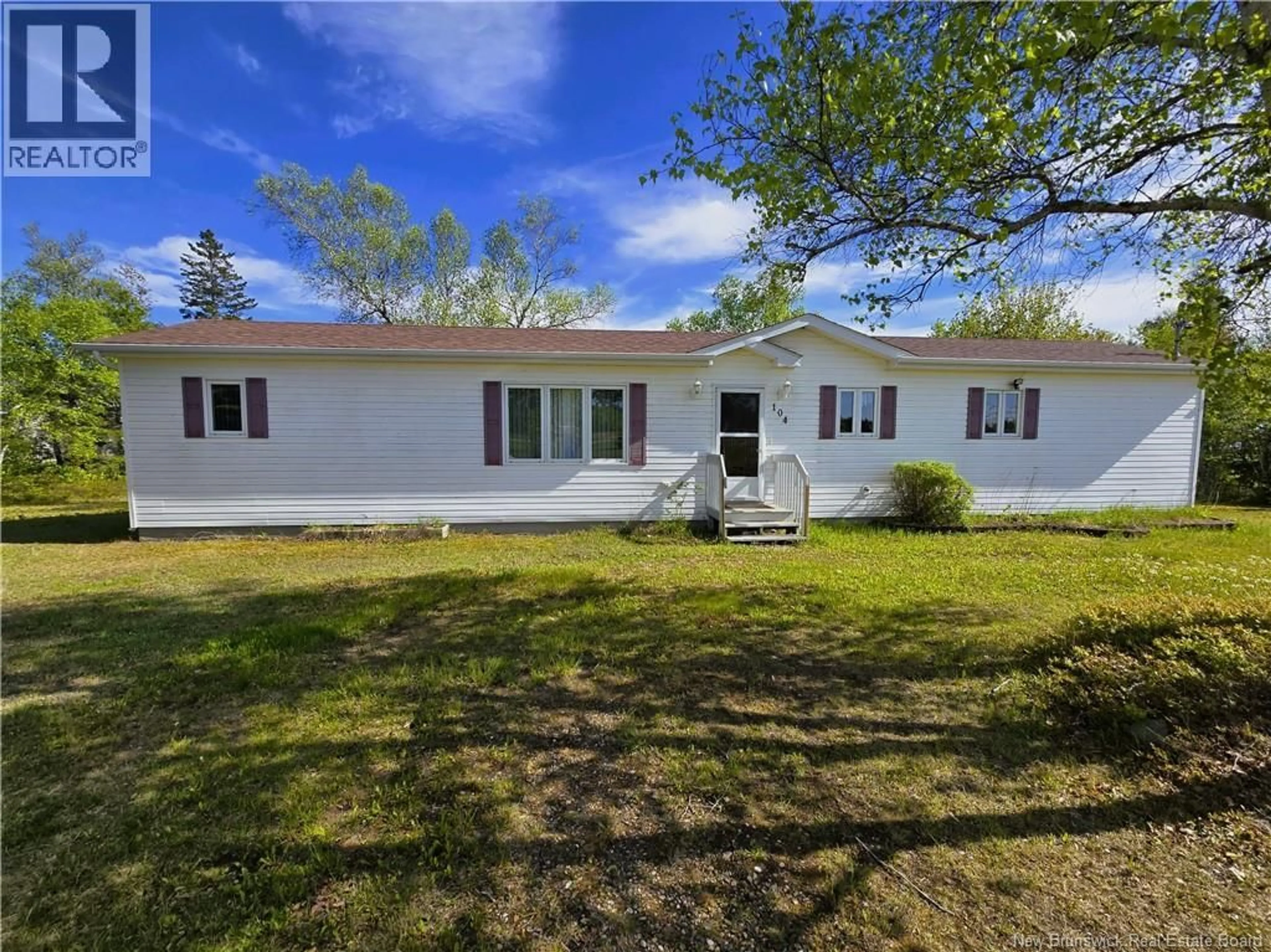 Home with vinyl exterior material, unknown for 104 LEGERE NORD, Rivière-Du-Portage New Brunswick E9H1V7