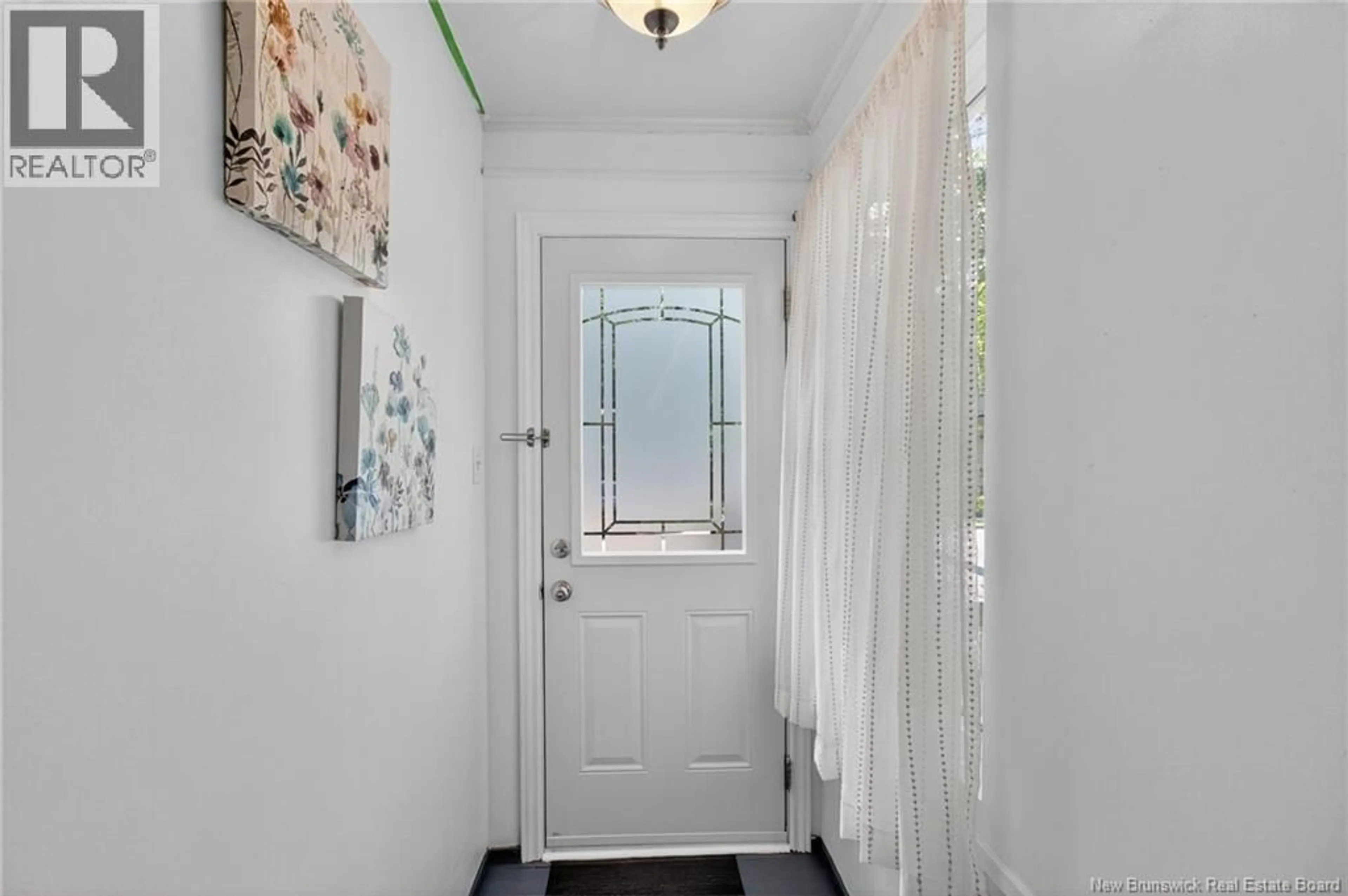 Indoor entryway for 270-272 DOMINION, Moncton New Brunswick E1C6H3