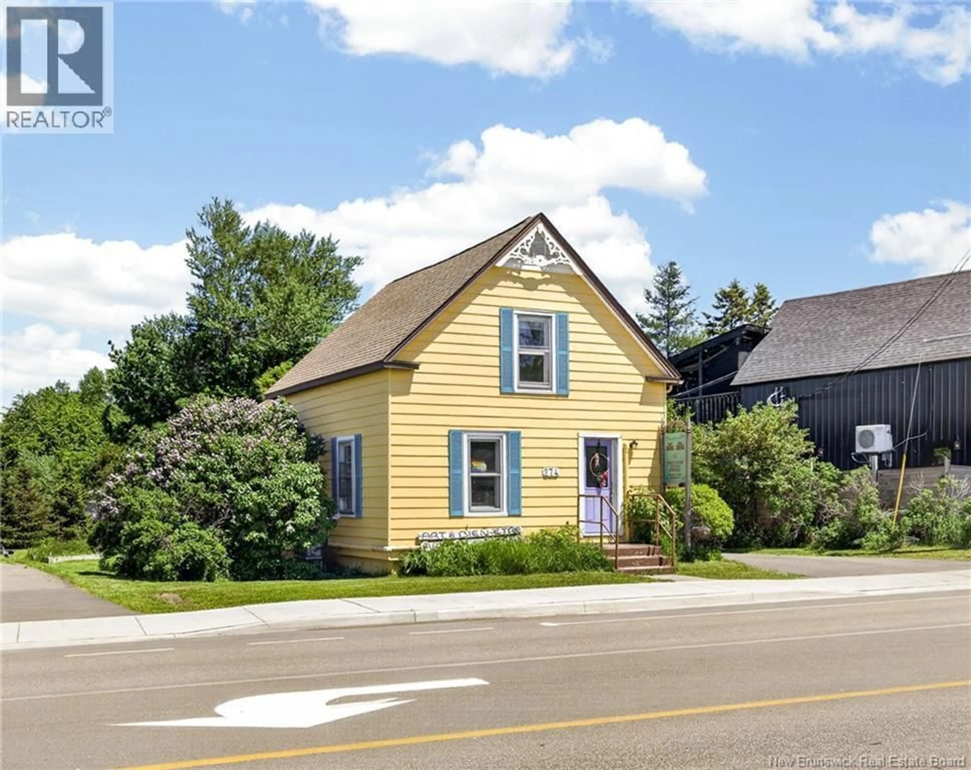 Home with vinyl exterior material, street for 274 MAIN STREET, Shediac New Brunswick E4P2E3