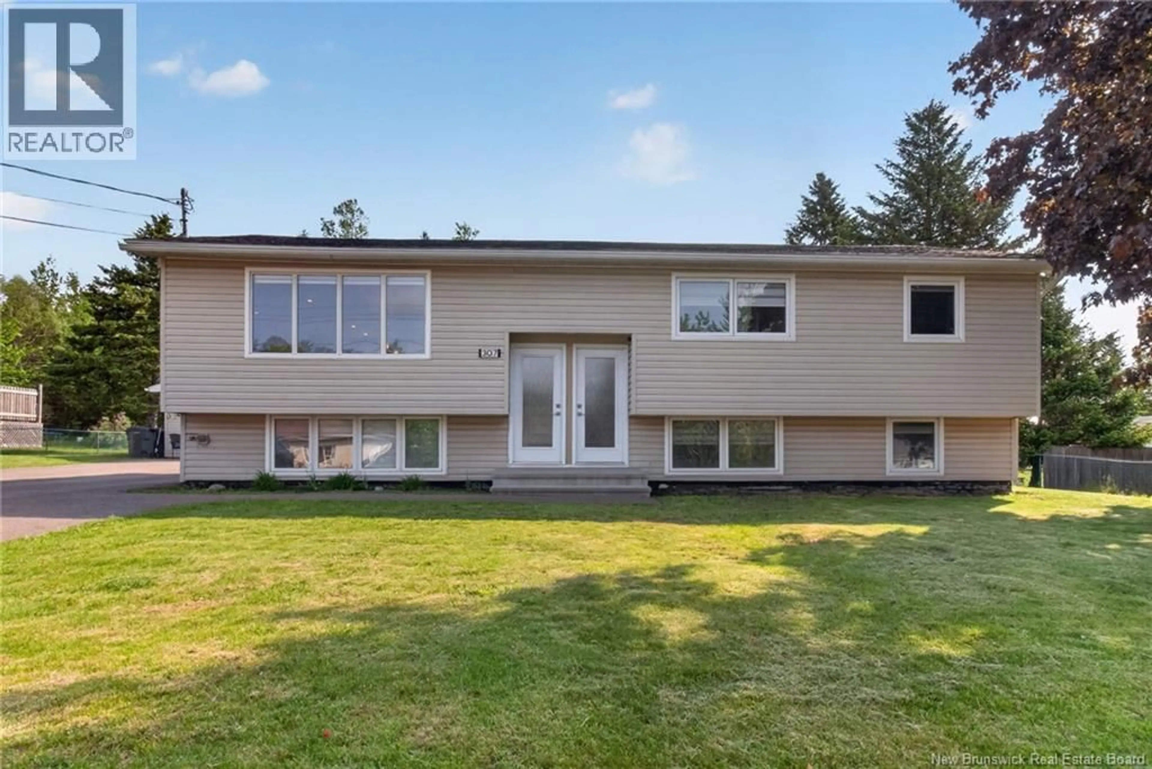 Home with vinyl exterior material, unknown for 305-307 PASCAL AVENUE, Dieppe New Brunswick E1A2C8