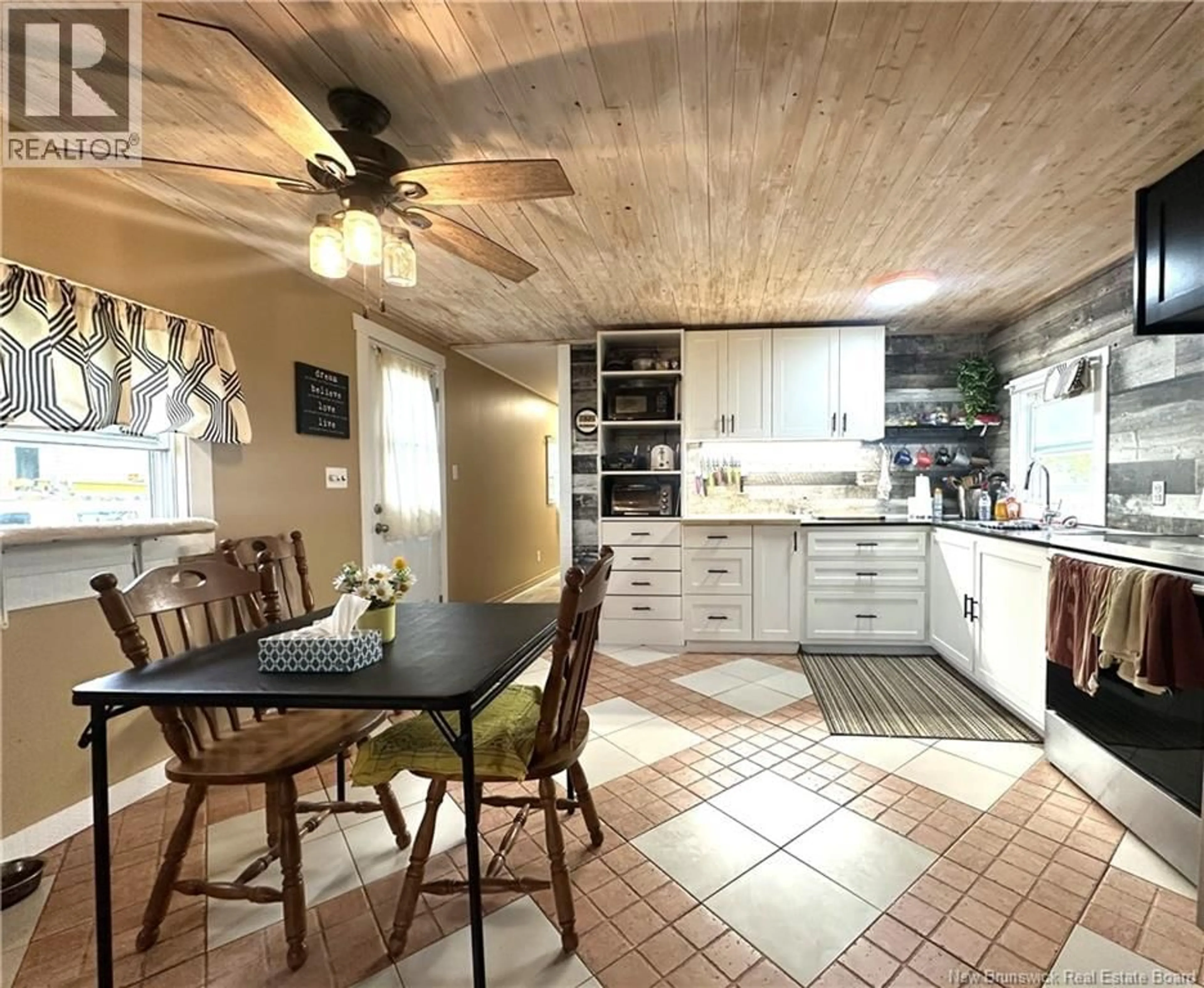 Open concept kitchen, unknown for 22 SIMPSON COURT, St George New Brunswick E5C3N5