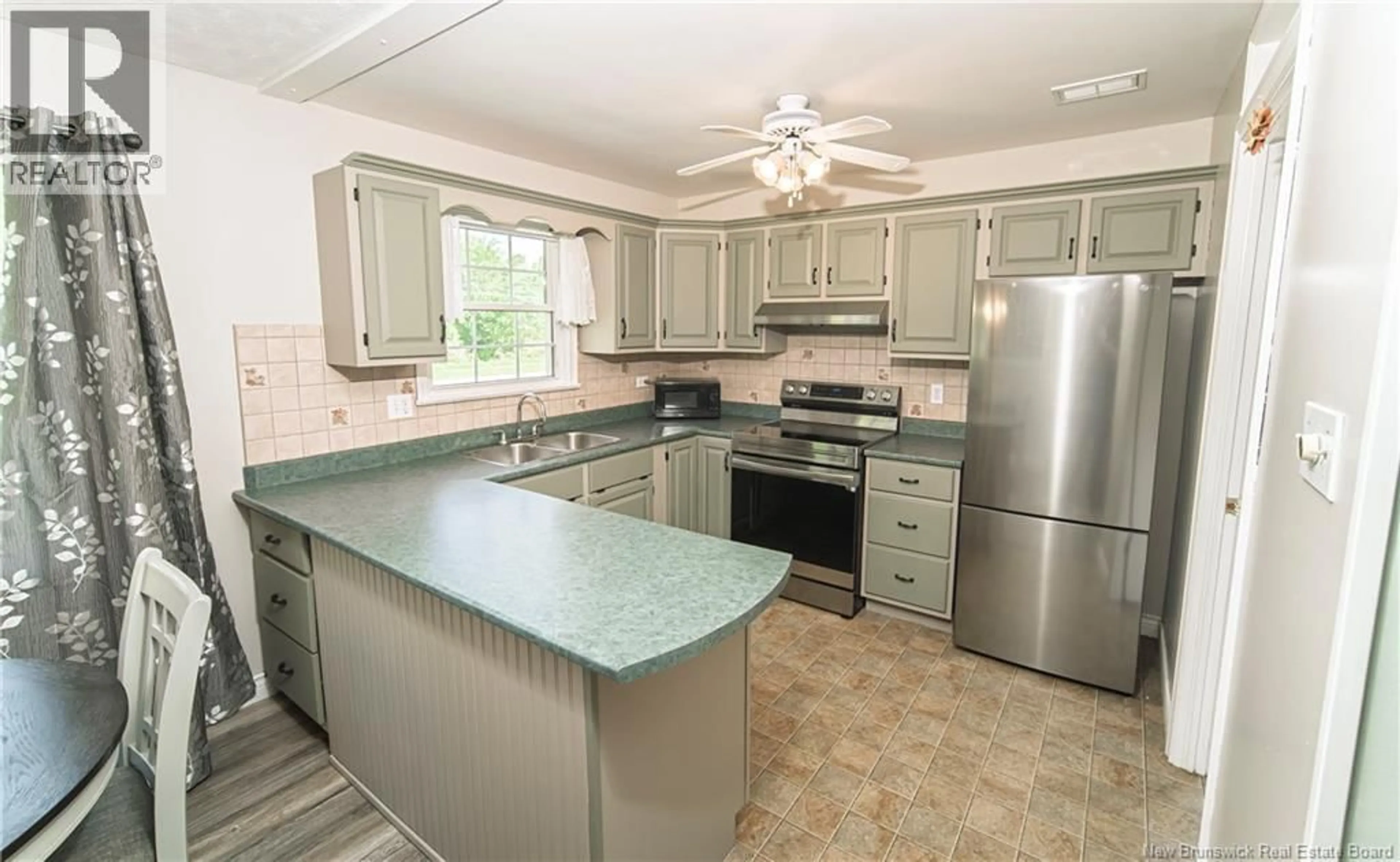 Standard kitchen, ceramic/tile floor for 519 GARDINER STREET, Oromocto New Brunswick E2V1G5
