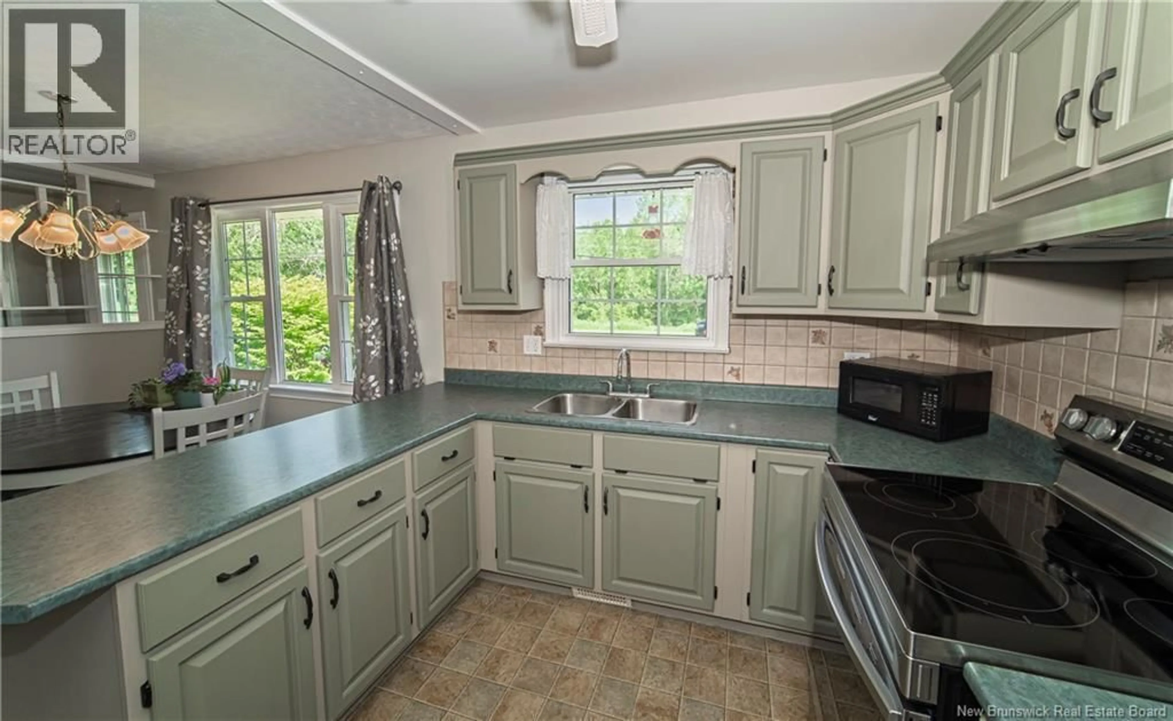 Standard kitchen, ceramic/tile floor for 519 GARDINER STREET, Oromocto New Brunswick E2V1G5