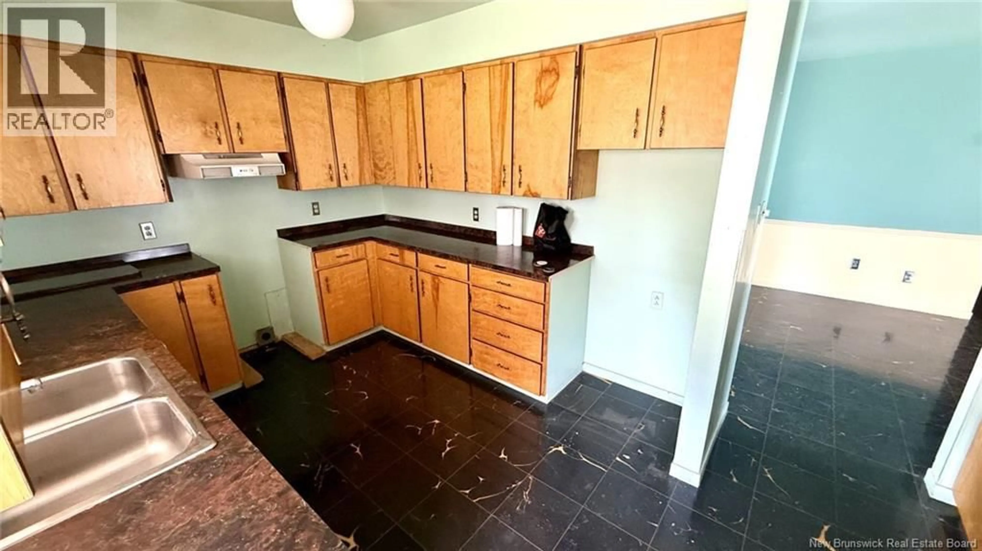Standard kitchen, ceramic/tile floor for 134 8E RUE, Shippagan New Brunswick E8S1B7
