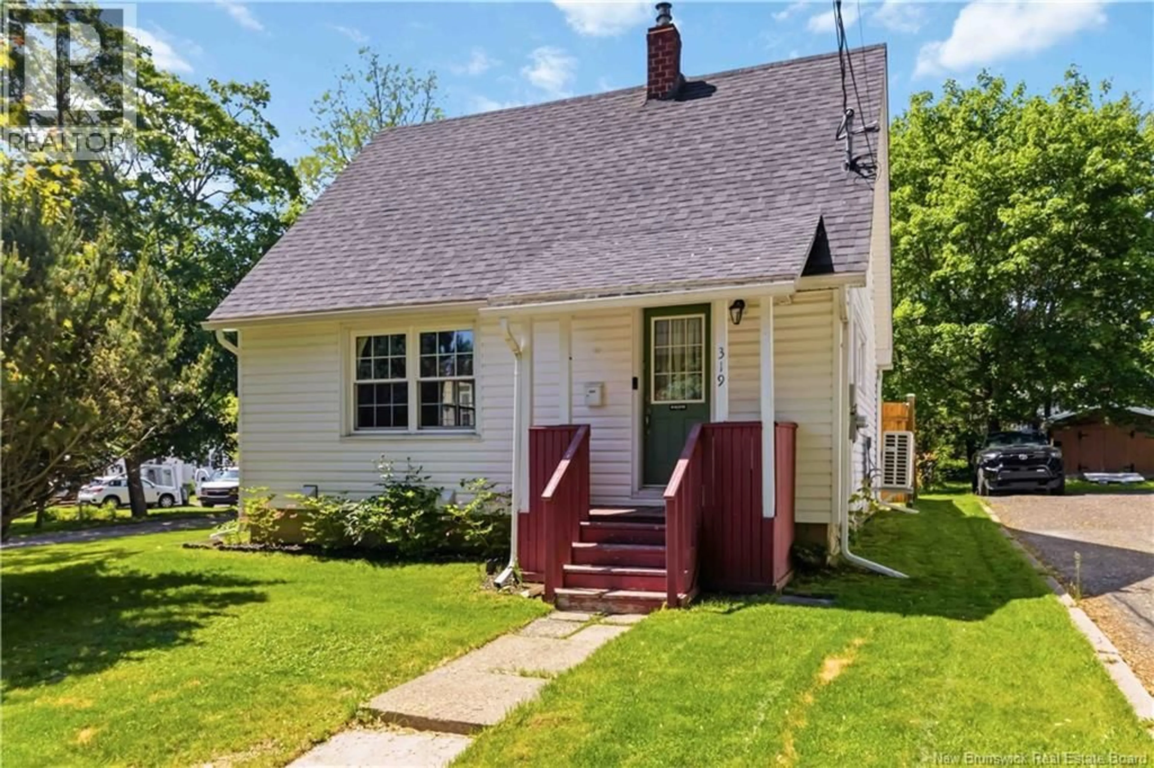 Home with vinyl exterior material, street for 319 FORBES STREET, Fredericton New Brunswick E3A2Y1