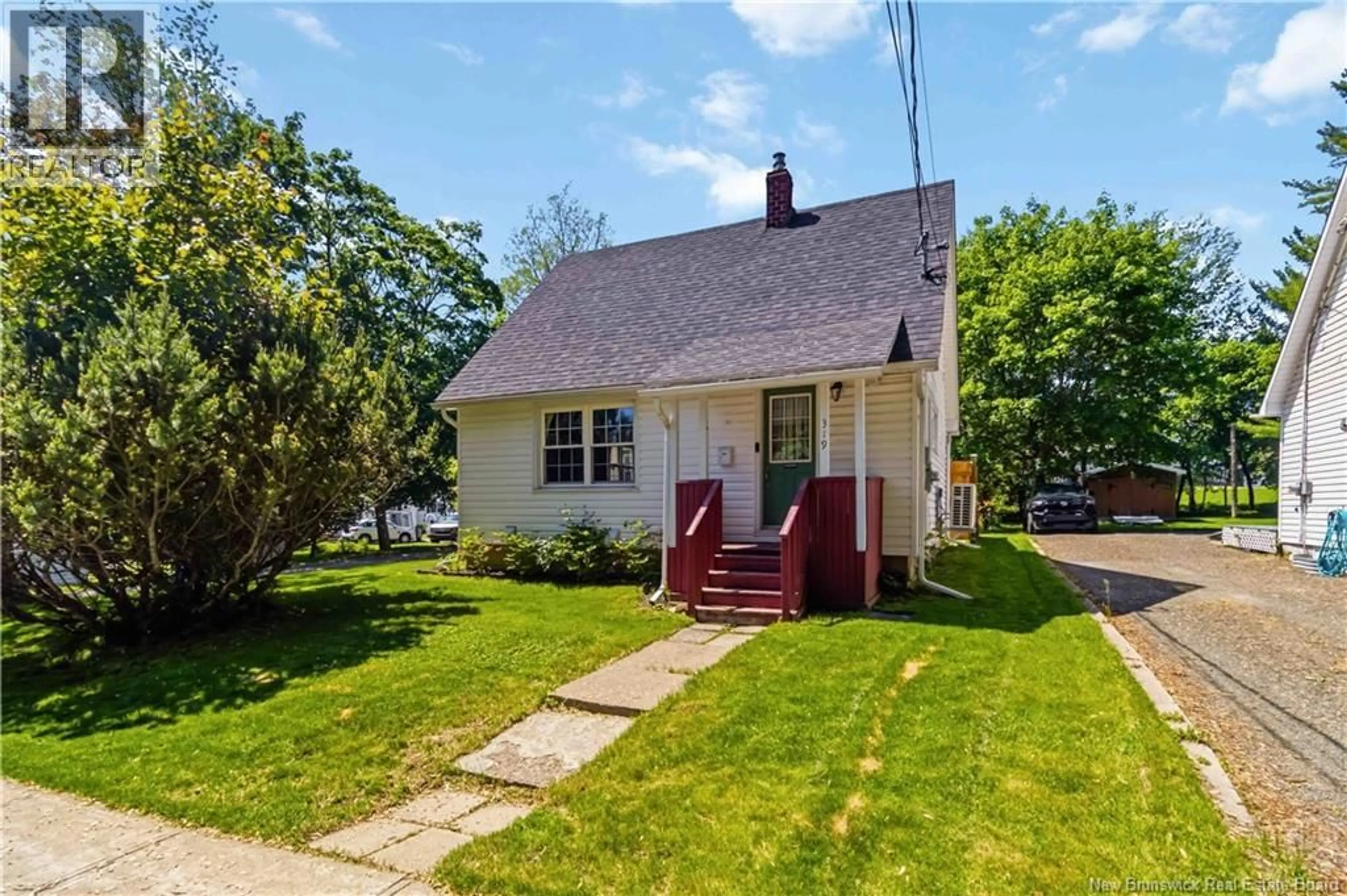 Home with vinyl exterior material, street for 319 FORBES STREET, Fredericton New Brunswick E3A2Y1