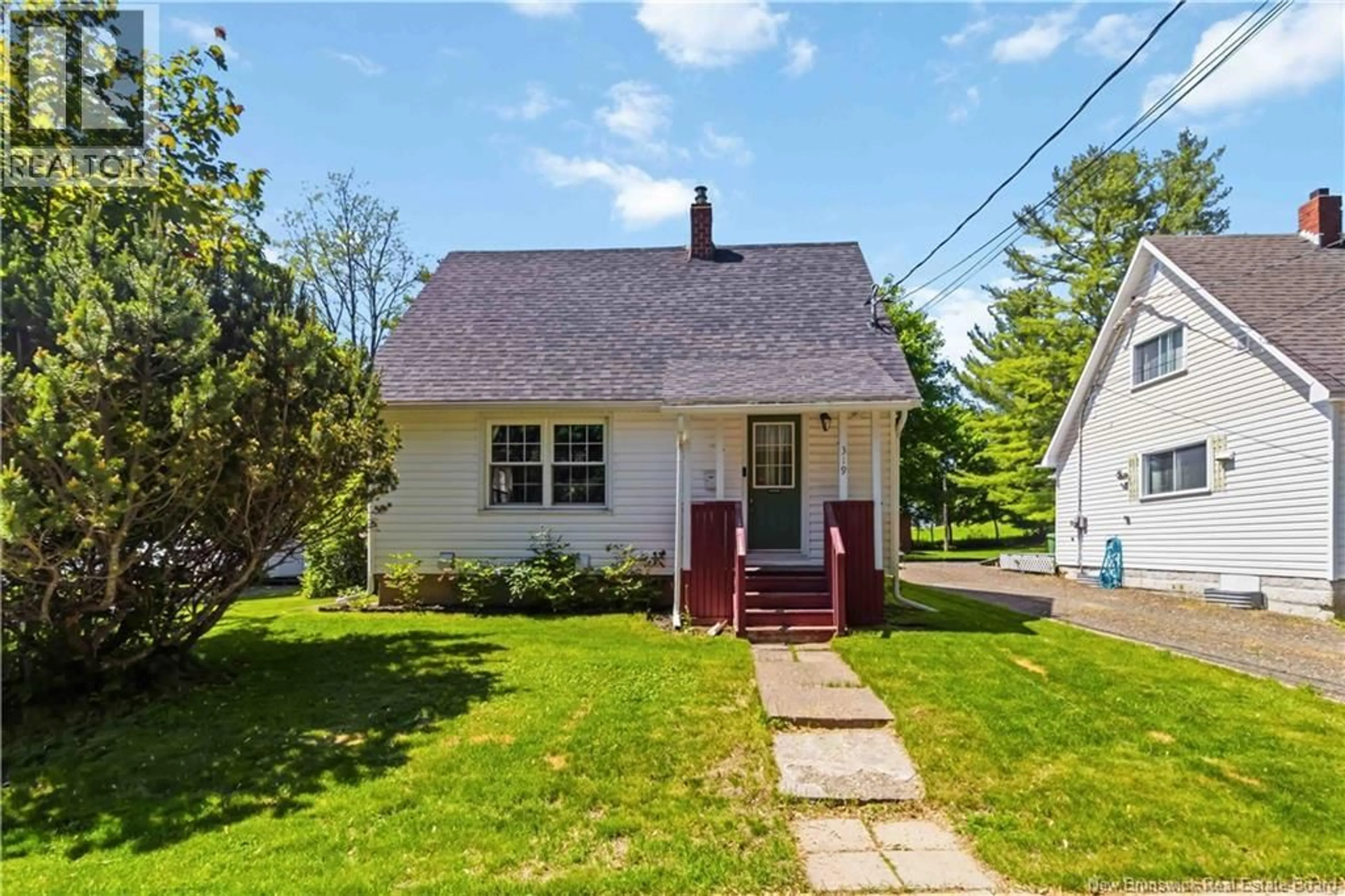 A pic from outside/outdoor area/front of a property/back of a property/a pic from drone, street for 319 FORBES STREET, Fredericton New Brunswick E3A2Y1