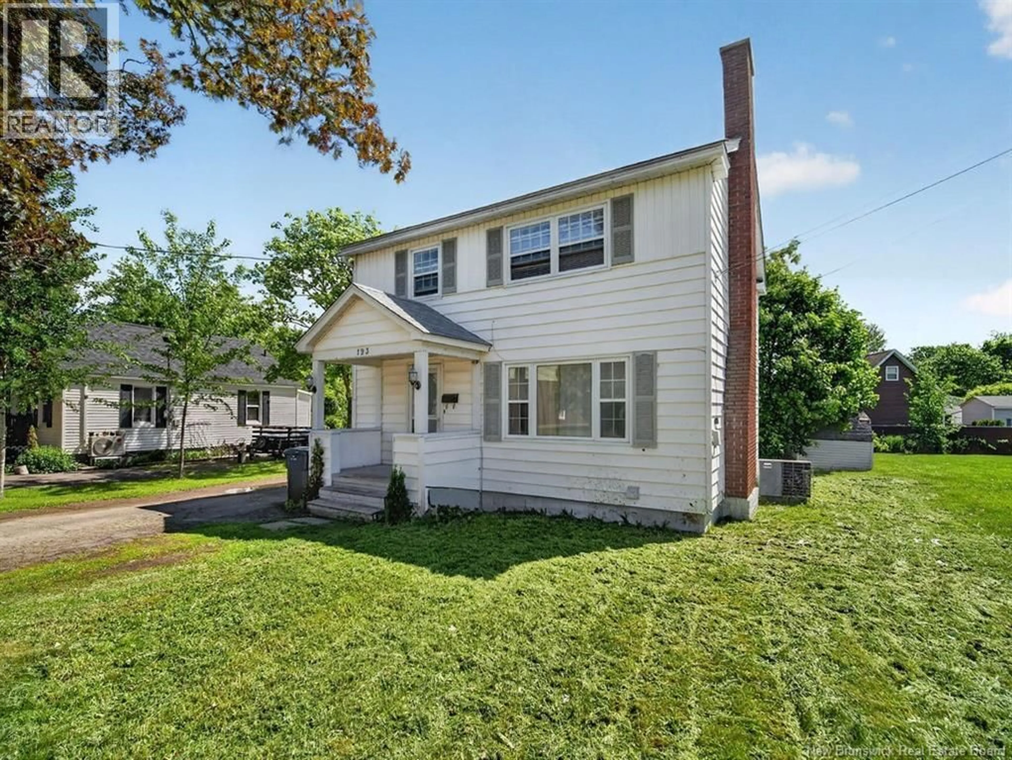 Home with vinyl exterior material, street for 193 BROADWAY STREET, Moncton New Brunswick E1A3Y3