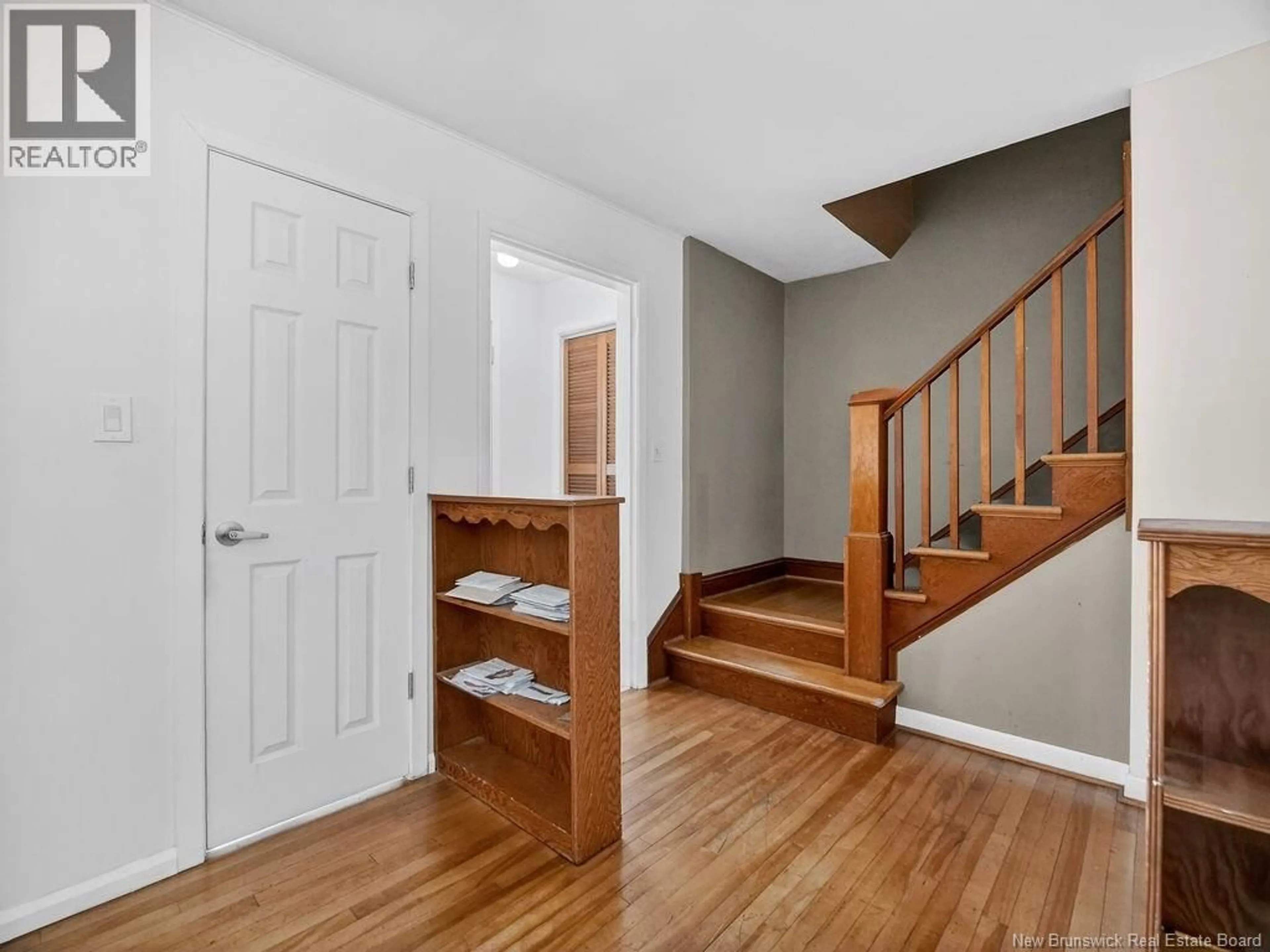 Indoor entryway for 193 BROADWAY STREET, Moncton New Brunswick E1A3Y3