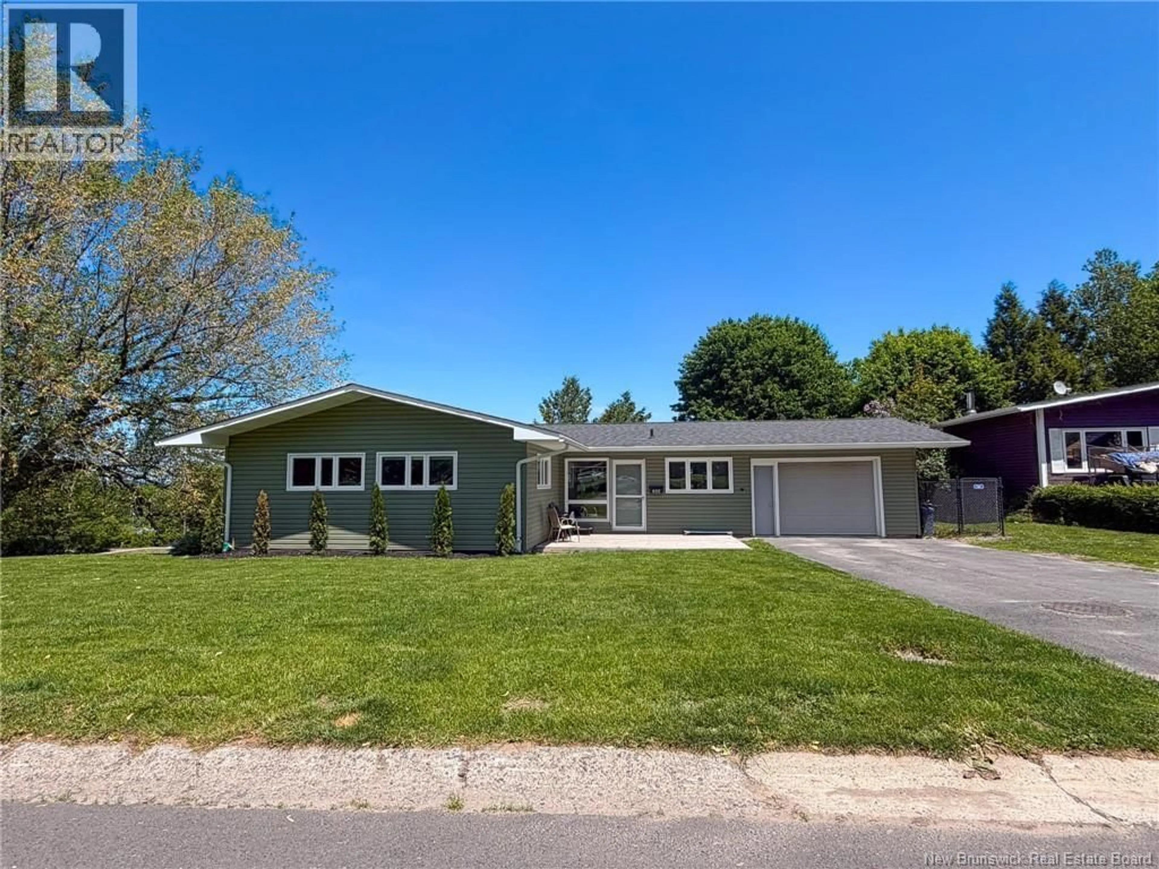 Home with vinyl exterior material, street for 346 GILMOUR STREET, Oromocto New Brunswick E3V1E6