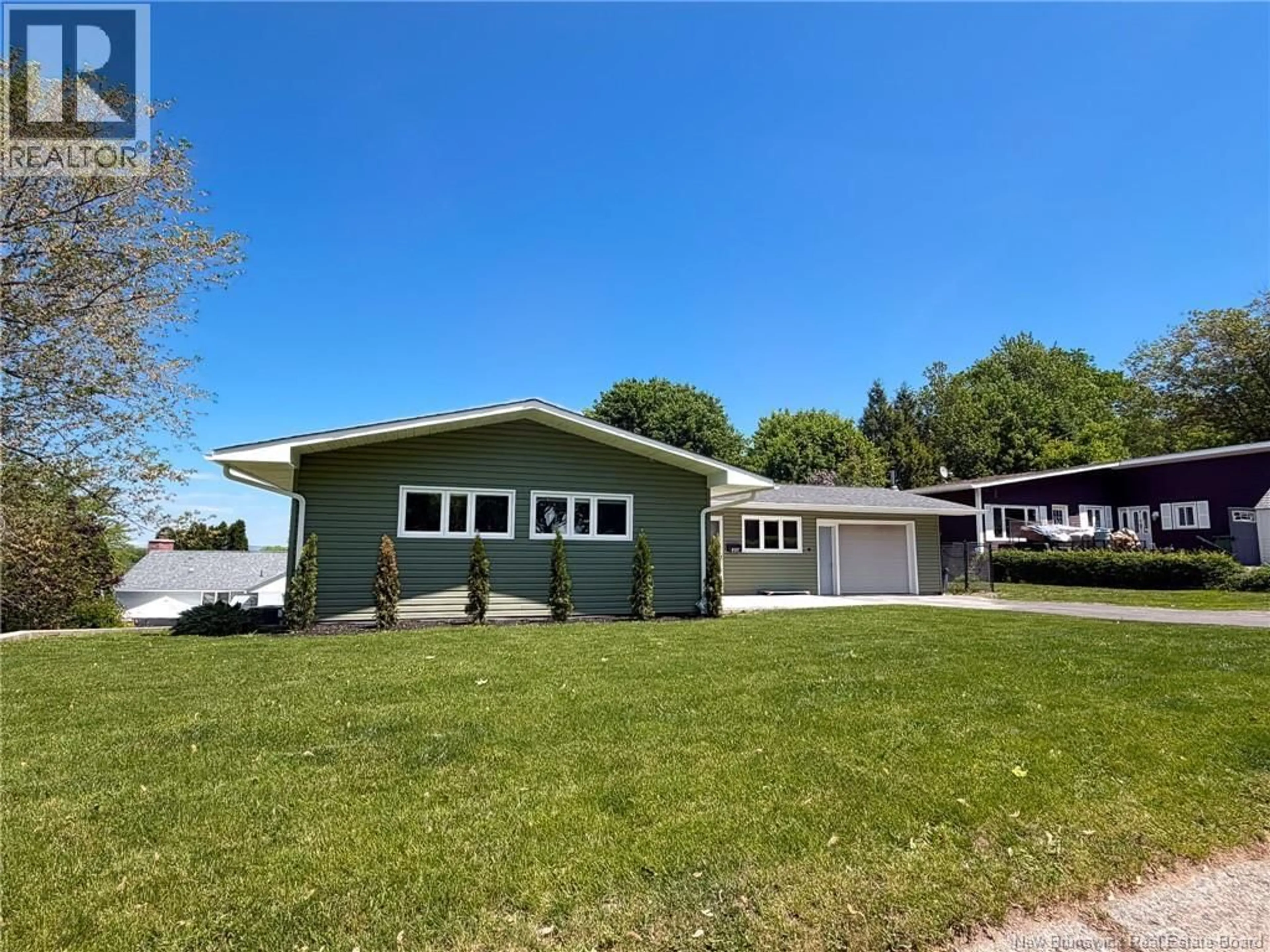 Home with vinyl exterior material, street for 346 GILMOUR STREET, Oromocto New Brunswick E3V1E6