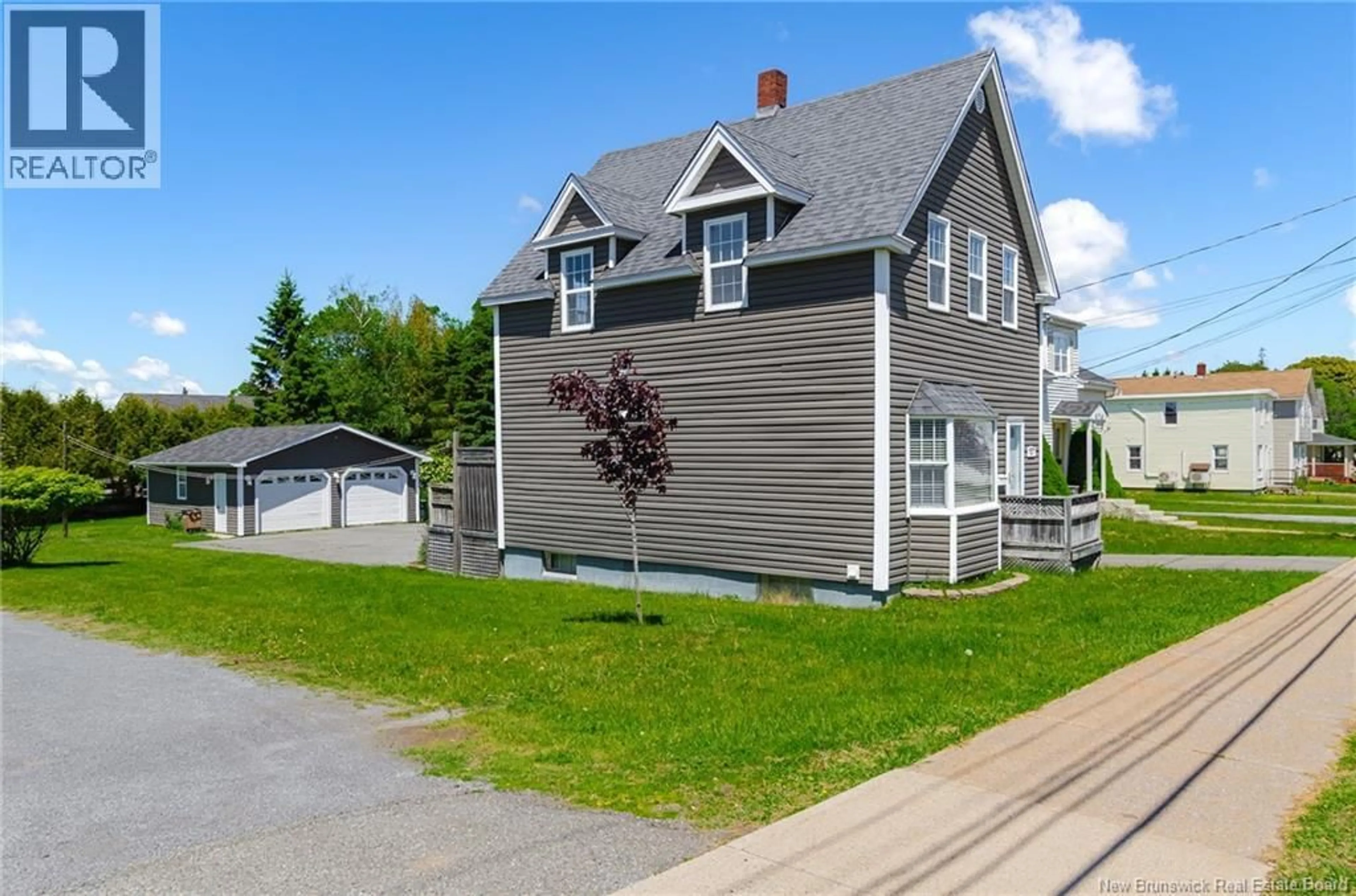 Home with vinyl exterior material, street for 528 MILFORD ROAD, Saint John New Brunswick E2M4R7