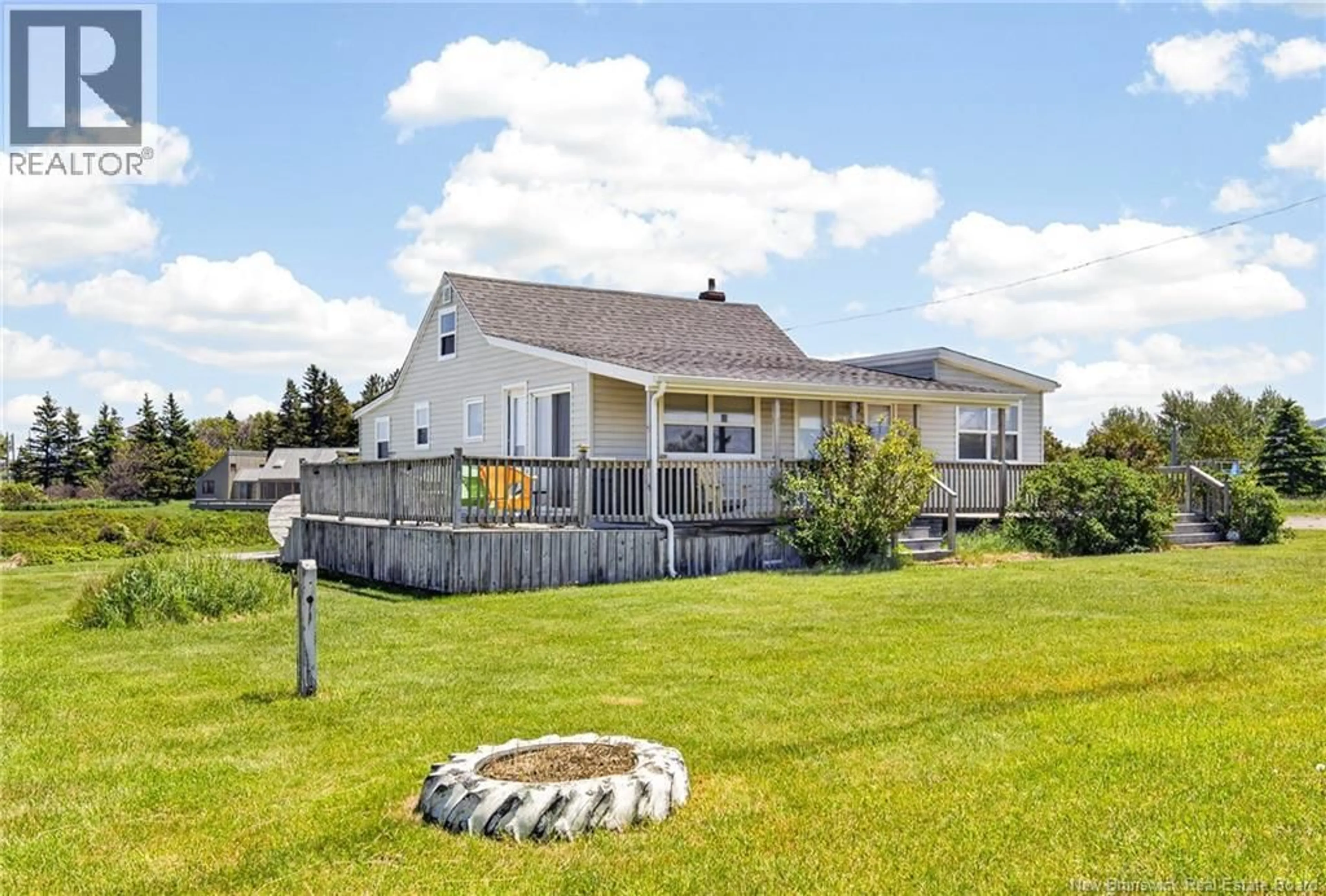 A pic from outside/outdoor area/front of a property/back of a property/a pic from drone, unknown for 39 ALLEE DES COLIBRIS, Bas Cap Pele New Brunswick E4N1L1