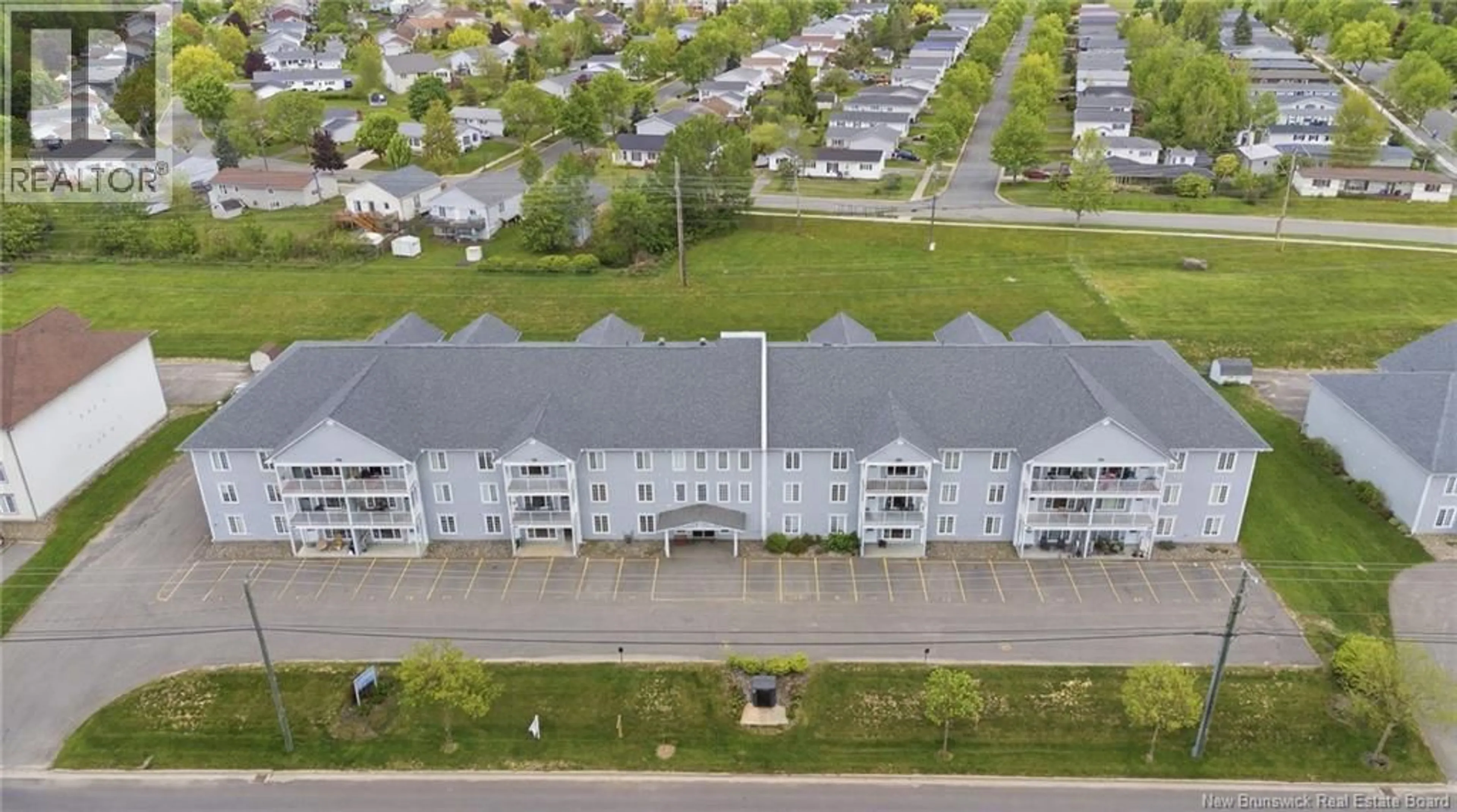 A pic from outside/outdoor area/front of a property/back of a property/a pic from drone, building for 185 REYNOLDS STREET, Fredericton New Brunswick E3A0K7