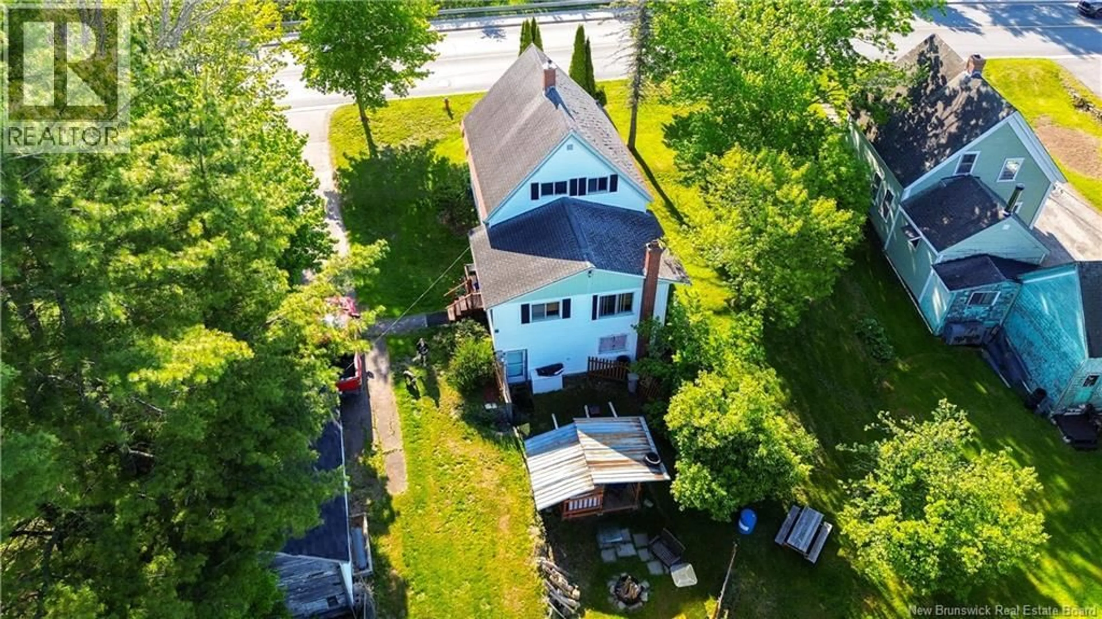 A pic from outside/outdoor area/front of a property/back of a property/a pic from drone, street for 315 CANADA STREET, Fredericton New Brunswick E3A4A3