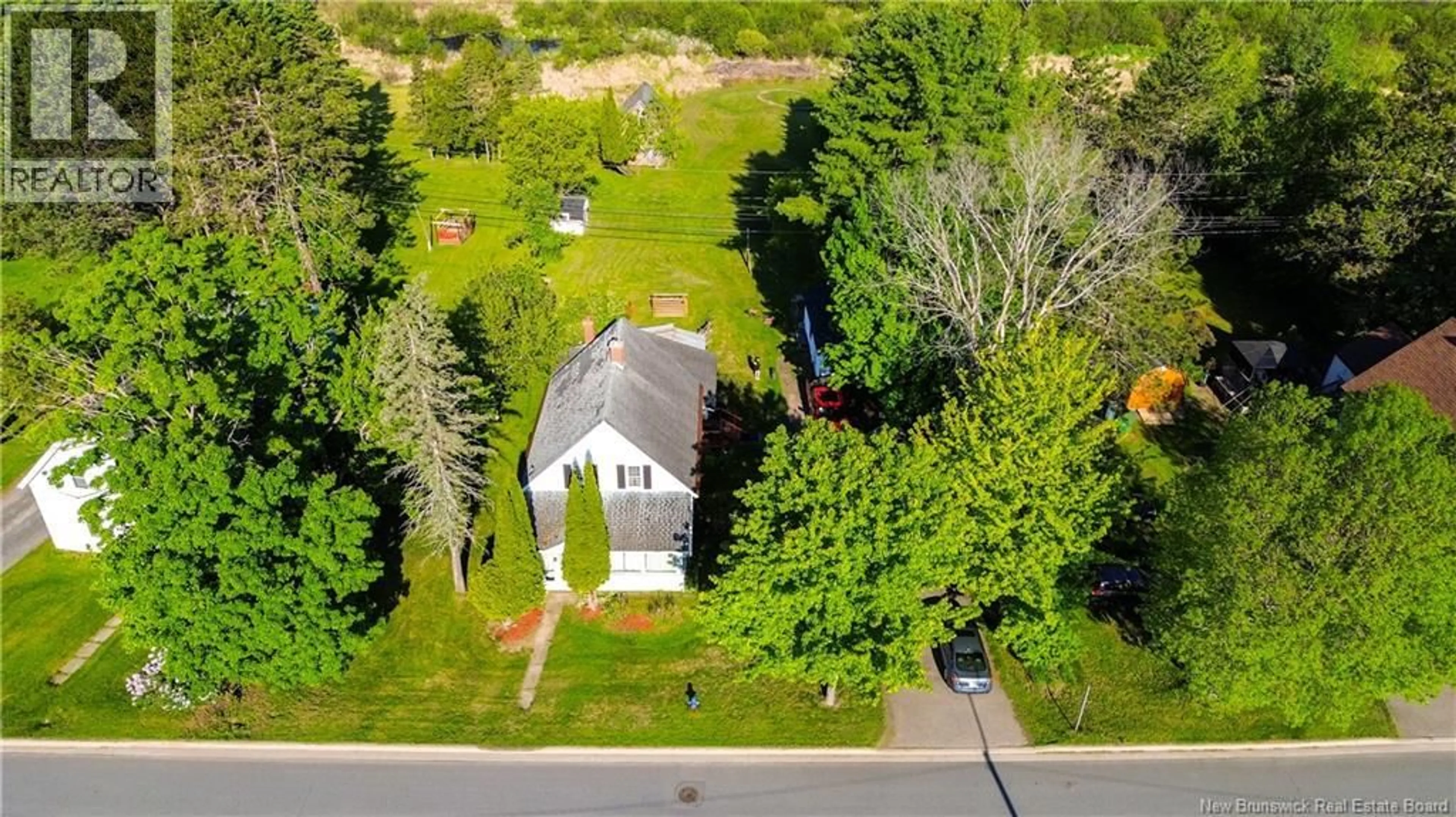 A pic from outside/outdoor area/front of a property/back of a property/a pic from drone, street for 315 CANADA STREET, Fredericton New Brunswick E3A4A3