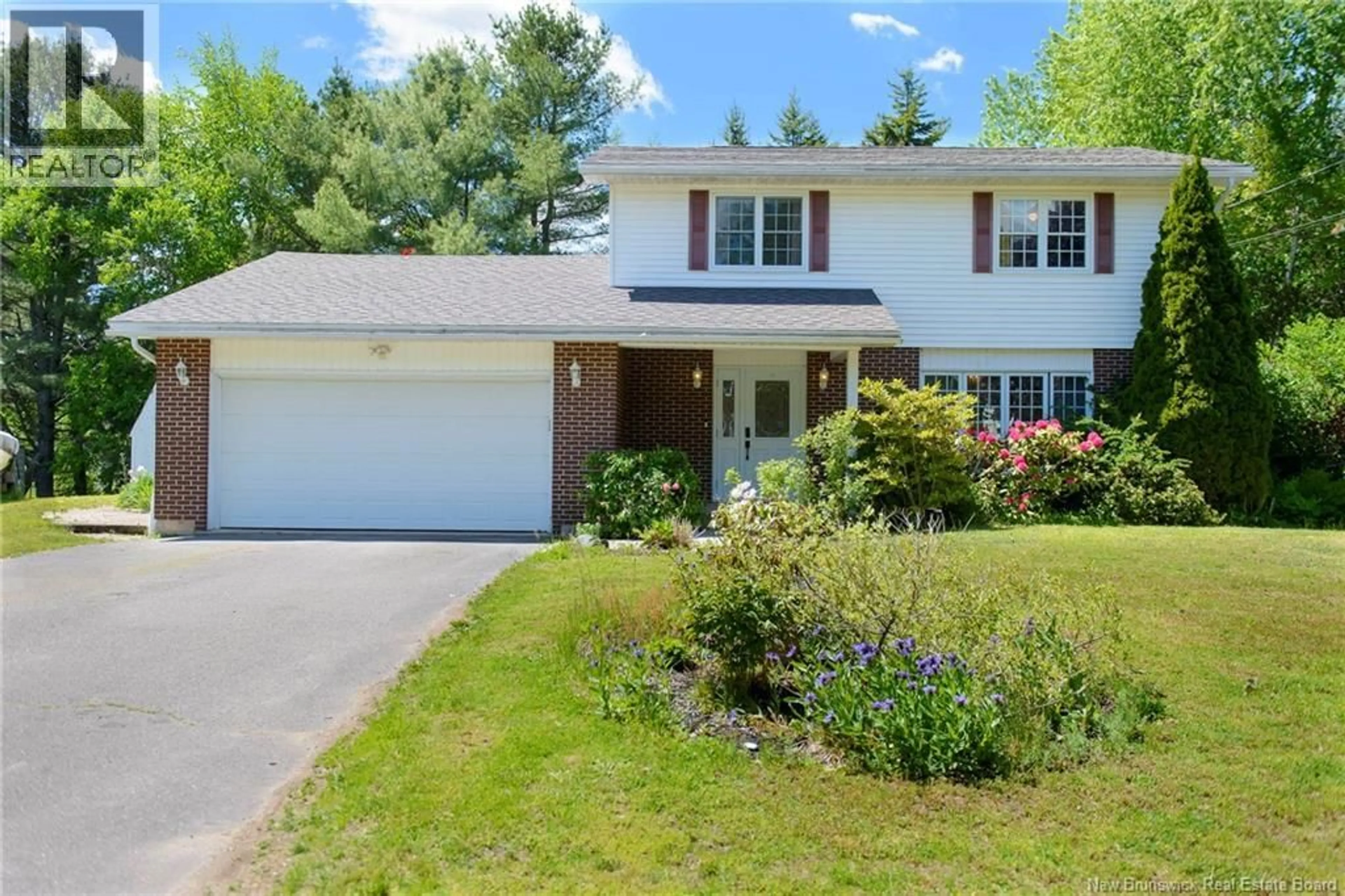 Home with vinyl exterior material, street for 7 BAYCREST DRIVE, Grand Bay-Westfield New Brunswick E5K2V5