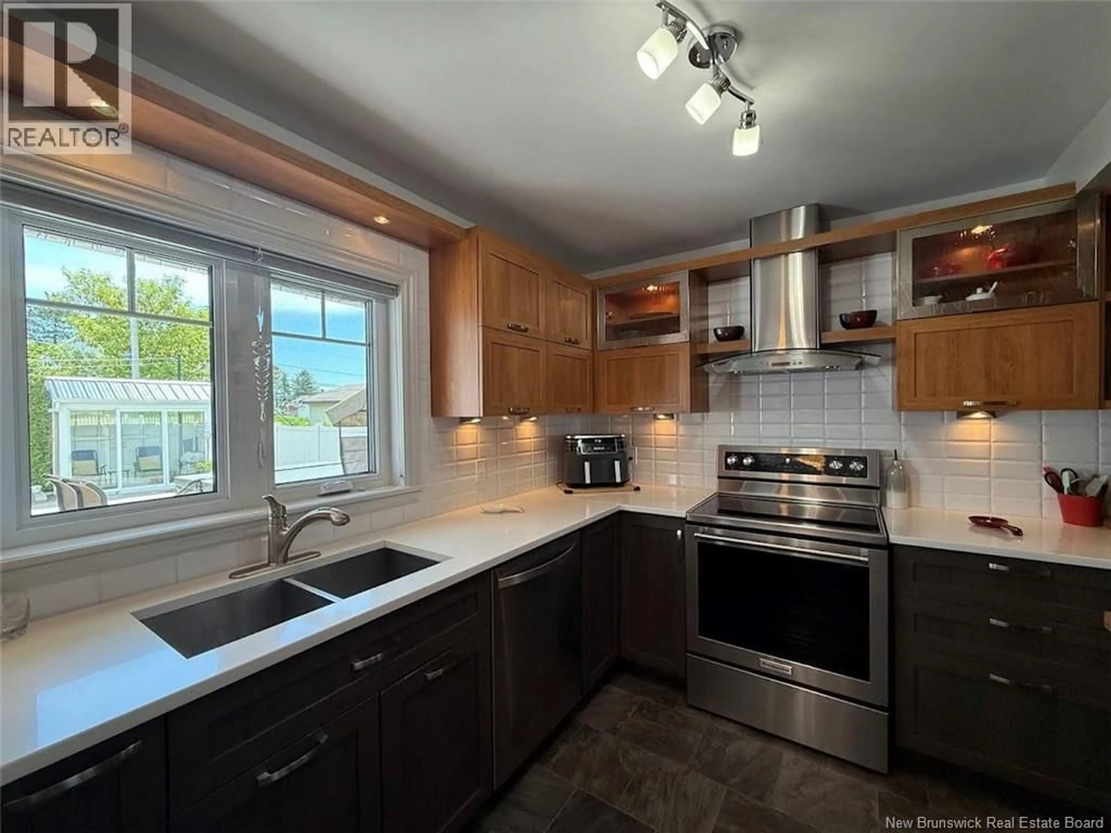 Open concept kitchen, unknown for 59 42E AVENUE, Edmundston New Brunswick E3V2Z4