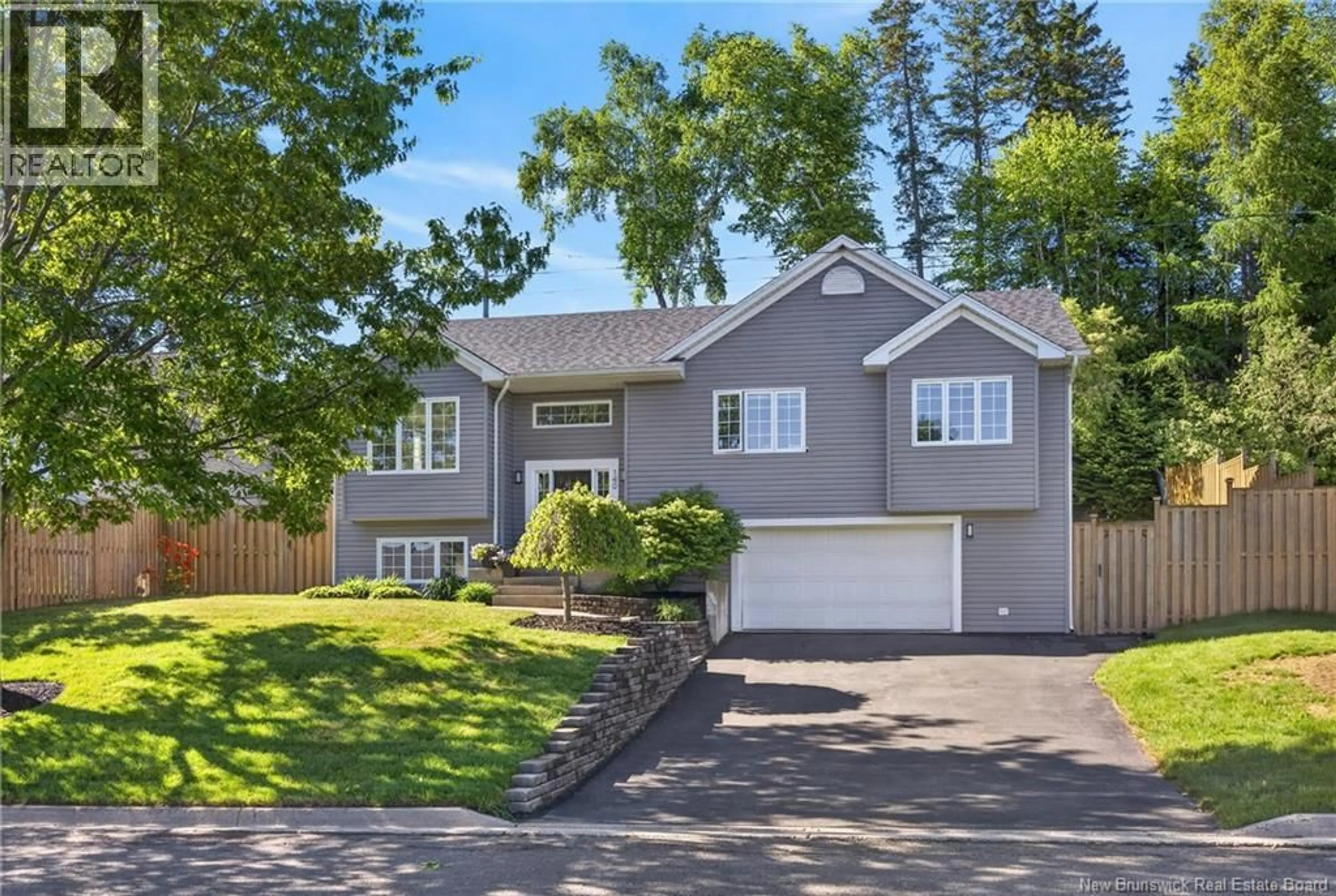Home with vinyl exterior material, street for 140 COBURN COURT, Fredericton New Brunswick E3B7A6