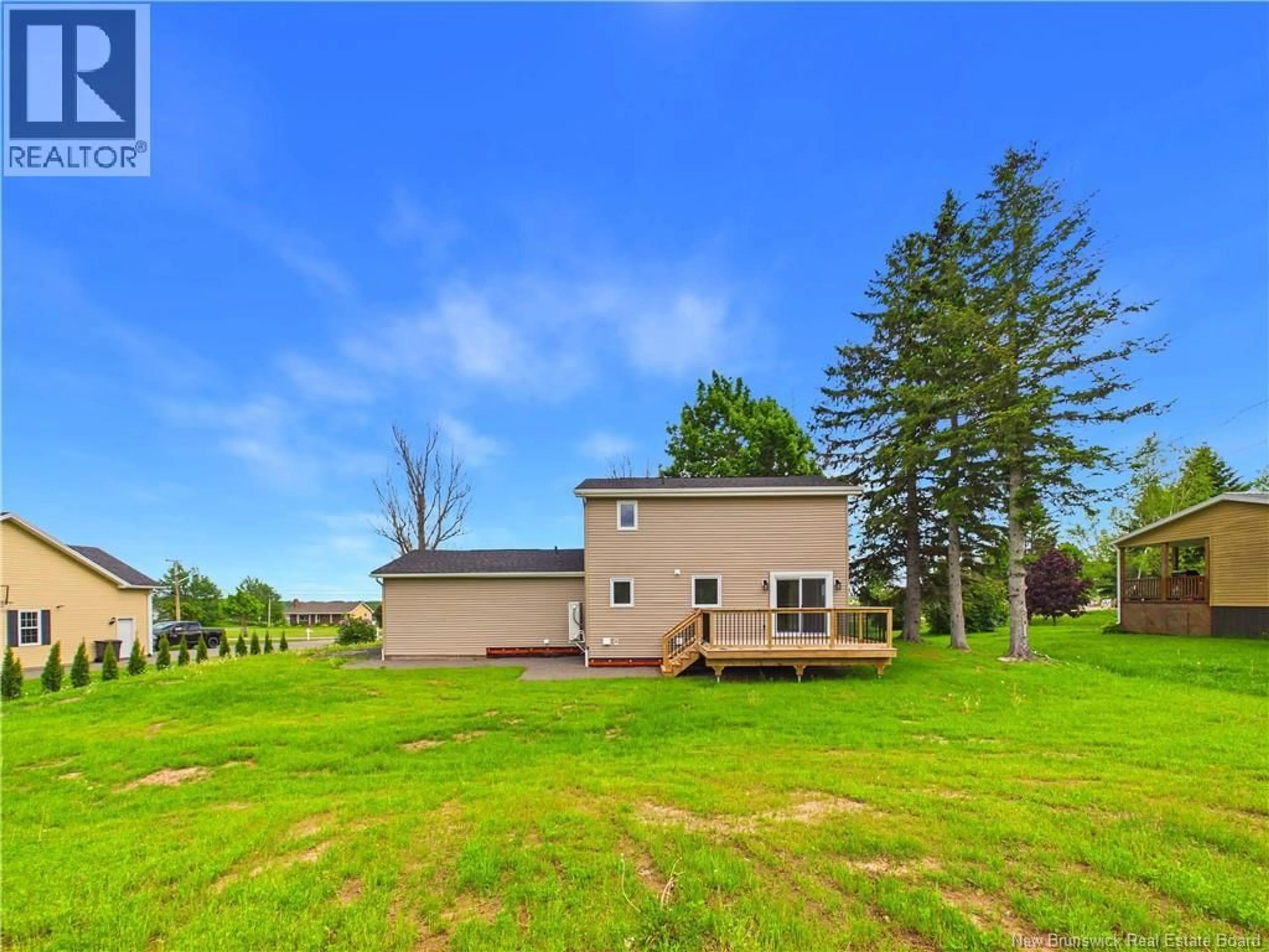 A pic from outside/outdoor area/front of a property/back of a property/a pic from drone, water/lake/river/ocean view for 1084 ROUTE 515, Bouctouche Cove New Brunswick E4S4J8