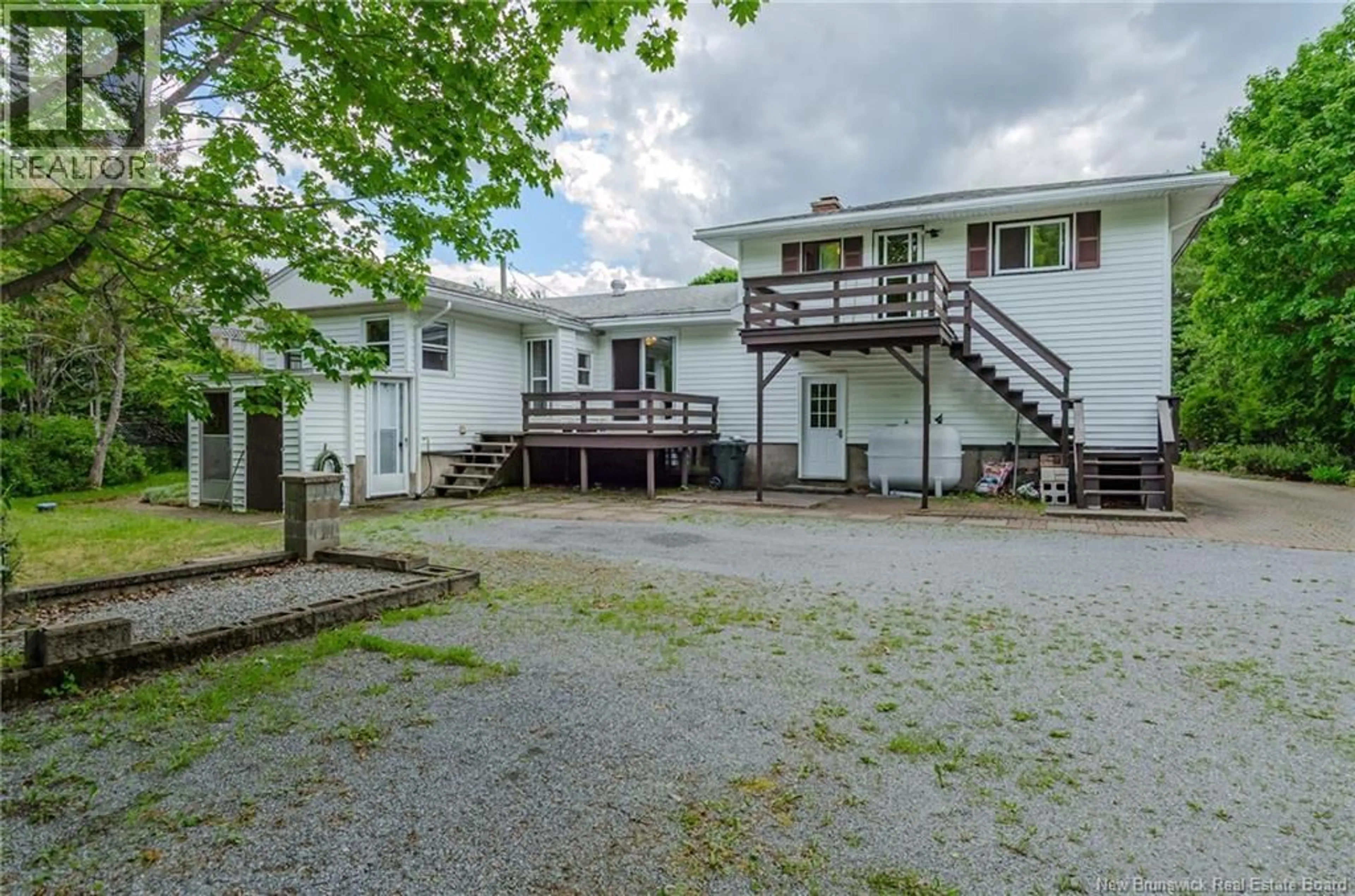 A pic from outside/outdoor area/front of a property/back of a property/a pic from drone, unknown for 18 MCCARRON DRIVE, Quispamsis New Brunswick E2K4N5
