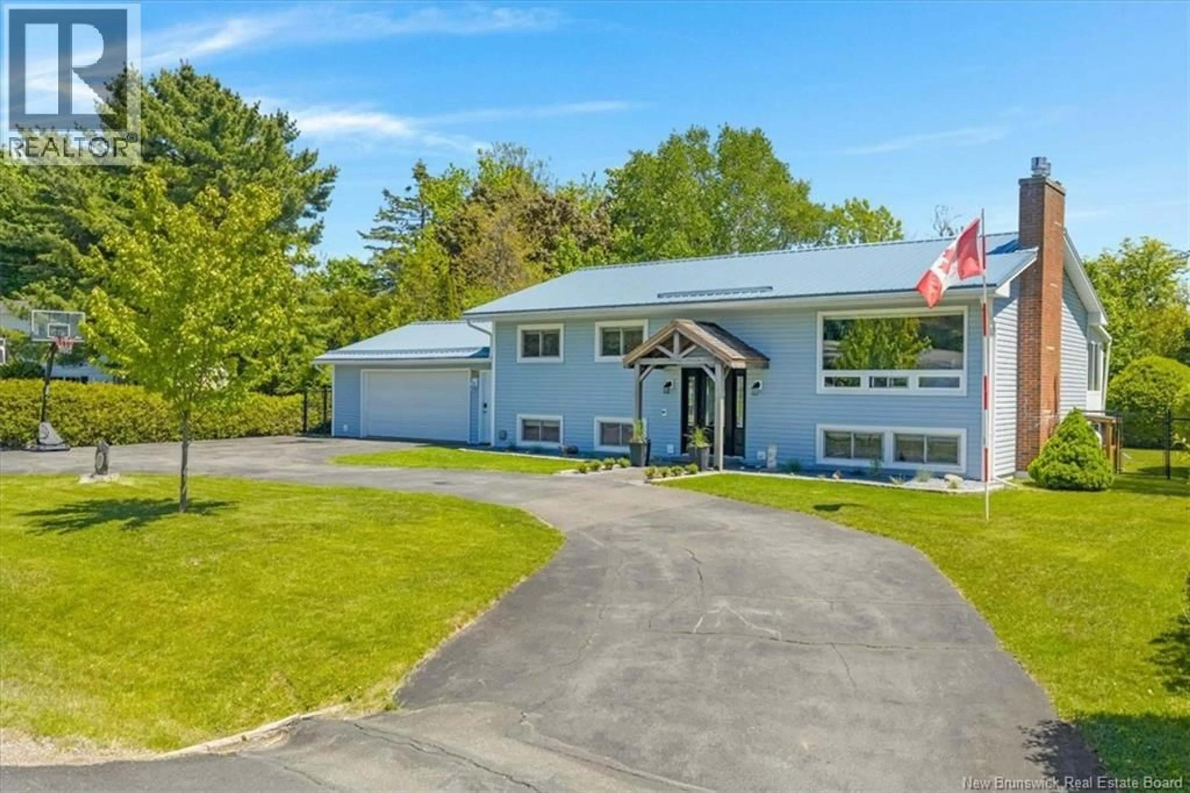 A pic from outside/outdoor area/front of a property/back of a property/a pic from drone, street for 111 CHARLES STREET, Saint Andrews New Brunswick E5B2J4