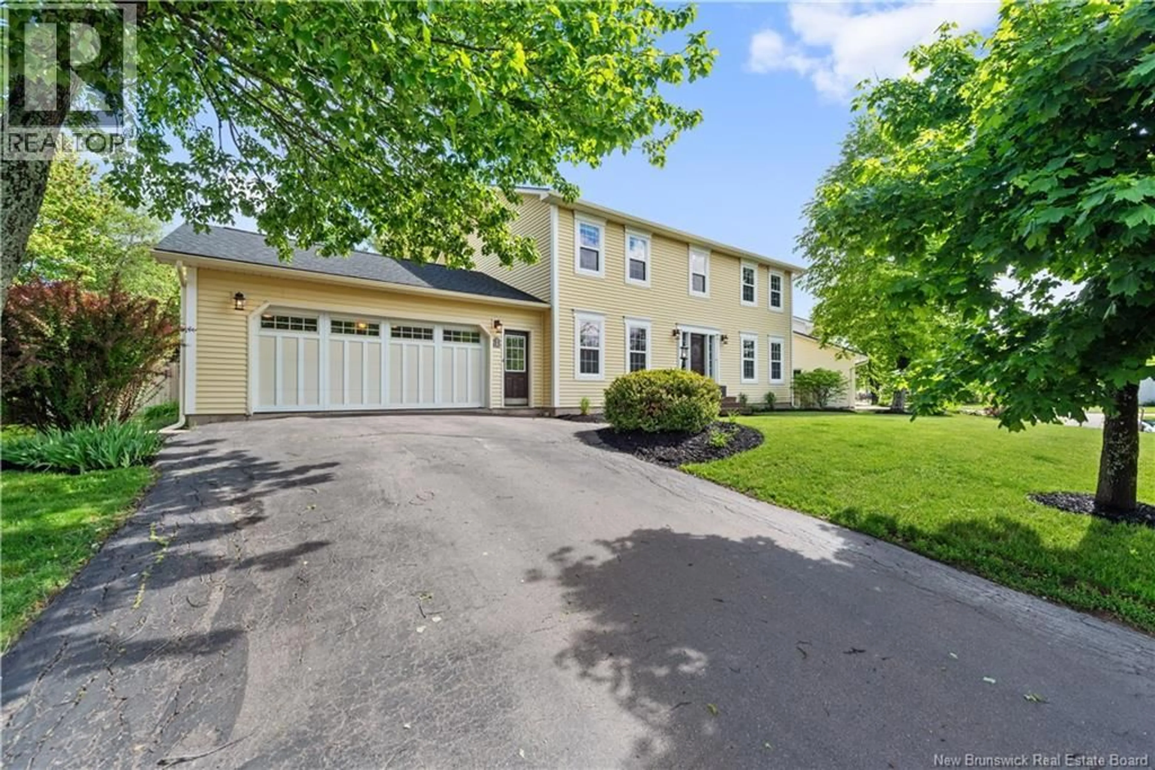 A pic from outside/outdoor area/front of a property/back of a property/a pic from drone, street for 59 HUNTINGTON COURT, Moncton New Brunswick E1C9L6