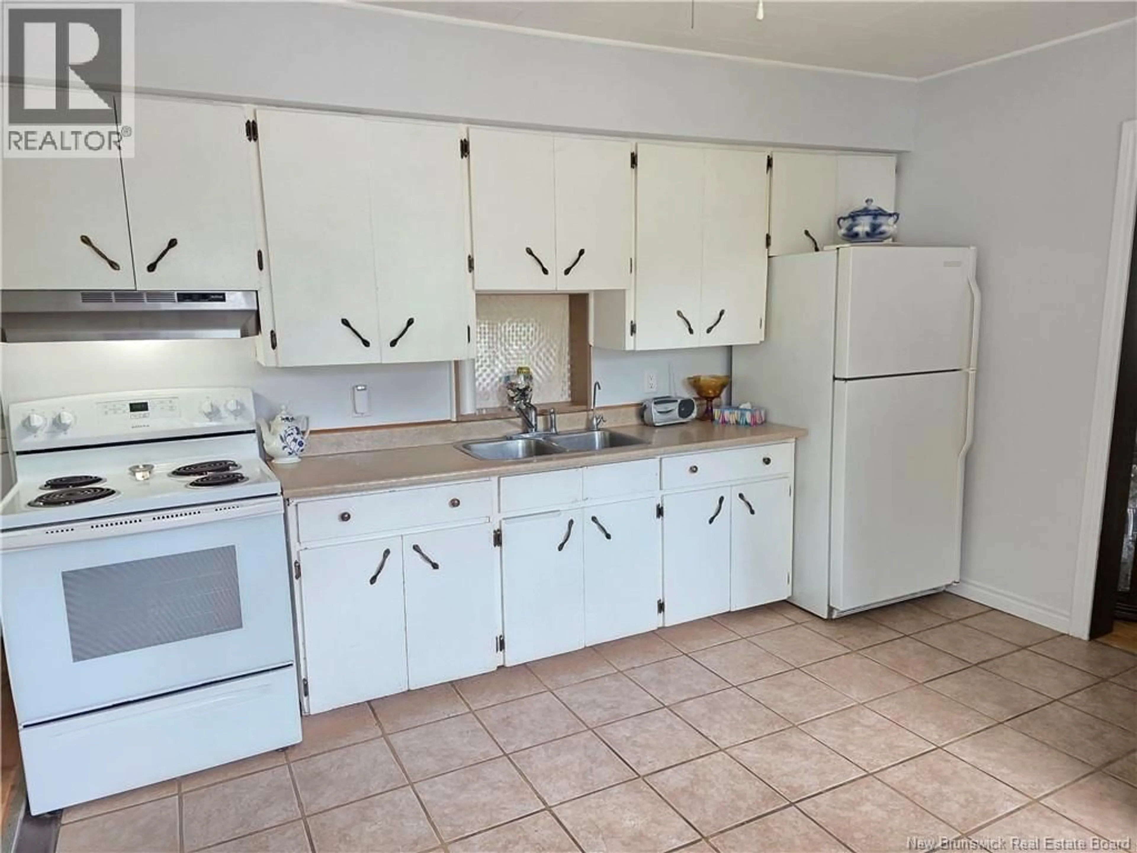 Standard kitchen, unknown for 314 ROUTE 134, Petit-Rocher-Nord New Brunswick E8J2K9