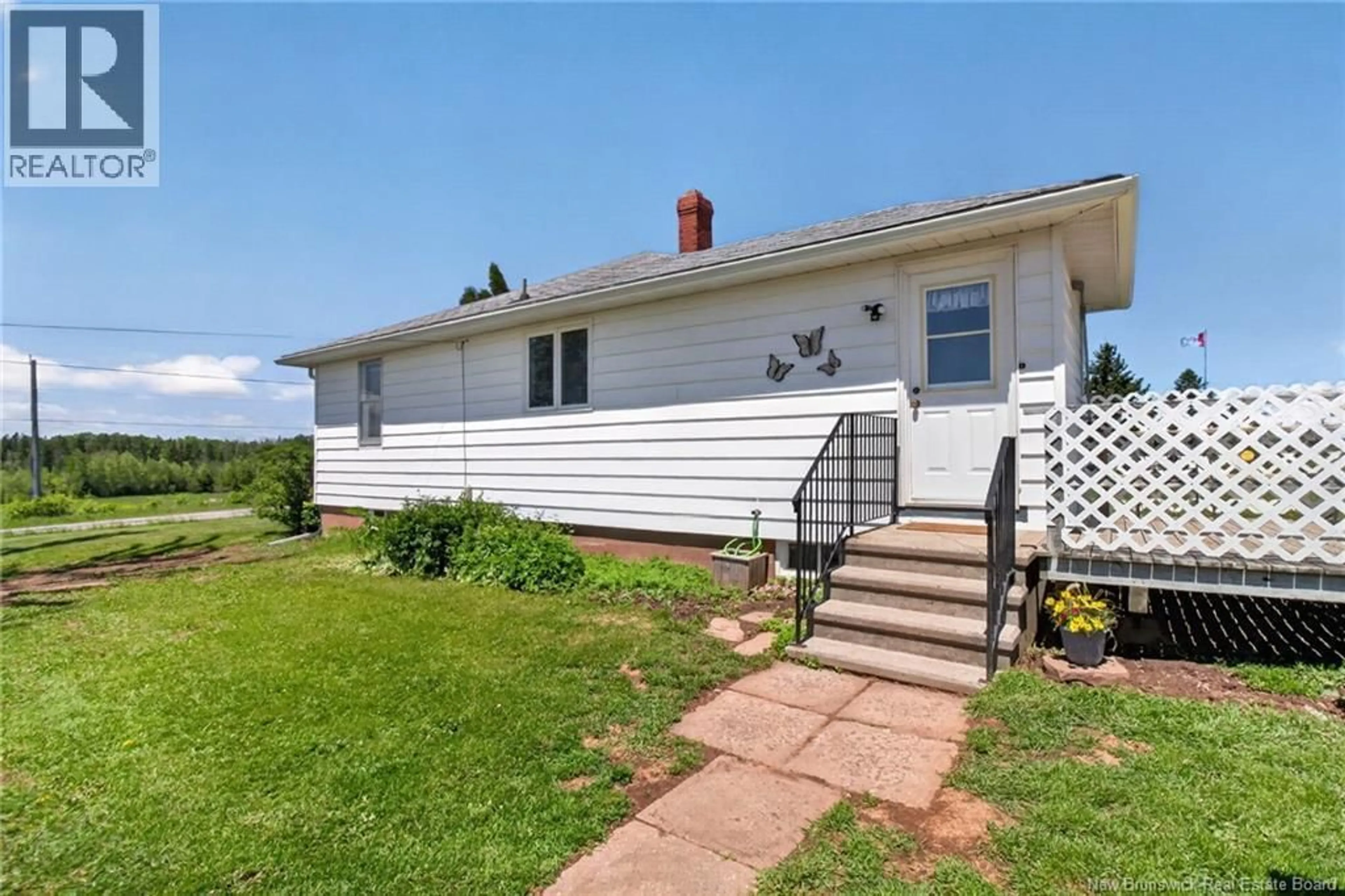 Home with vinyl exterior material, unknown for 5 INTERVALE ROAD, Intervale New Brunswick E4Z4X7