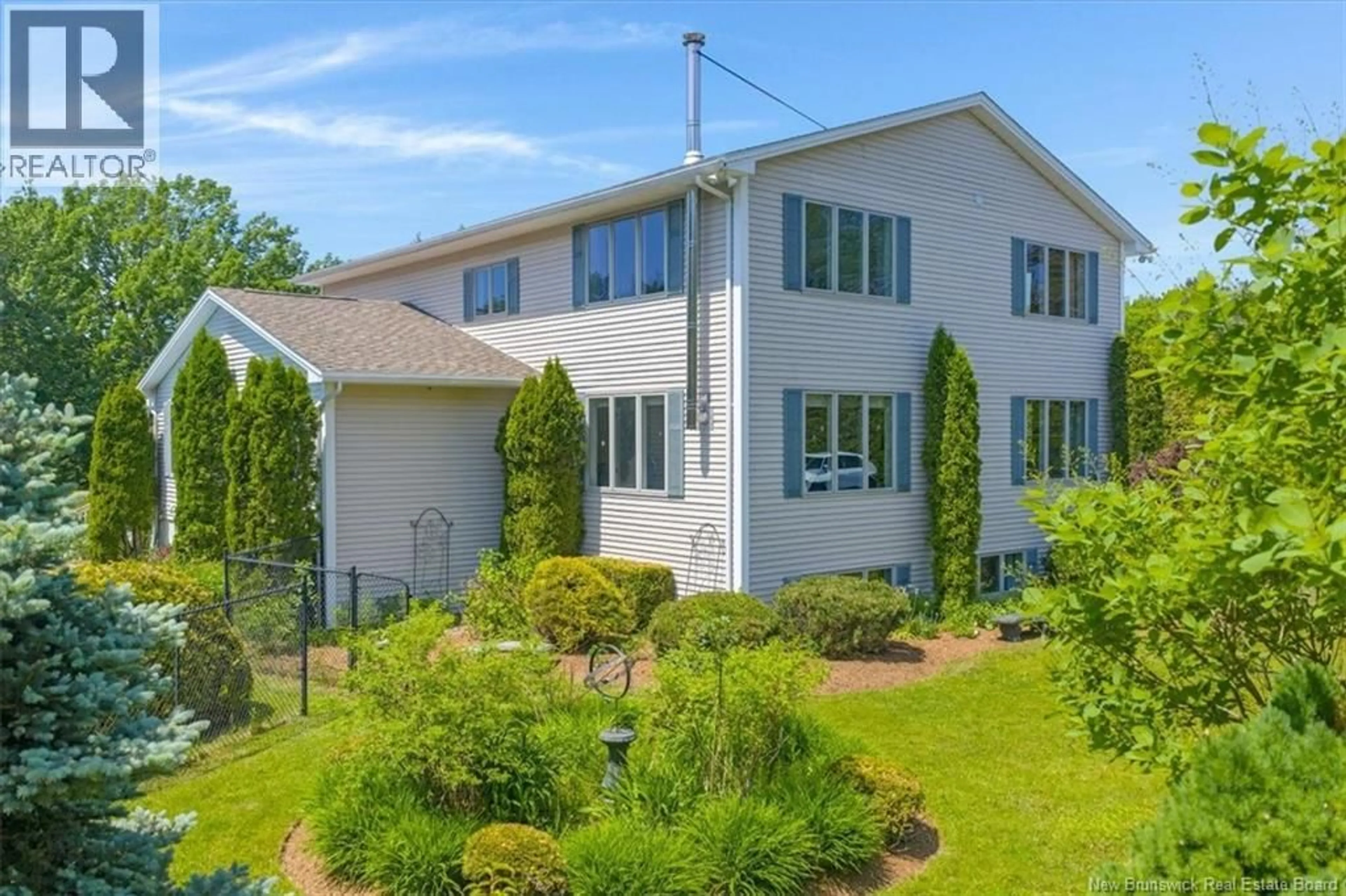 A pic from outside/outdoor area/front of a property/back of a property/a pic from drone, unknown for 267 DARLINGS ISLAND ROAD, Darlings Island New Brunswick E5N6S4