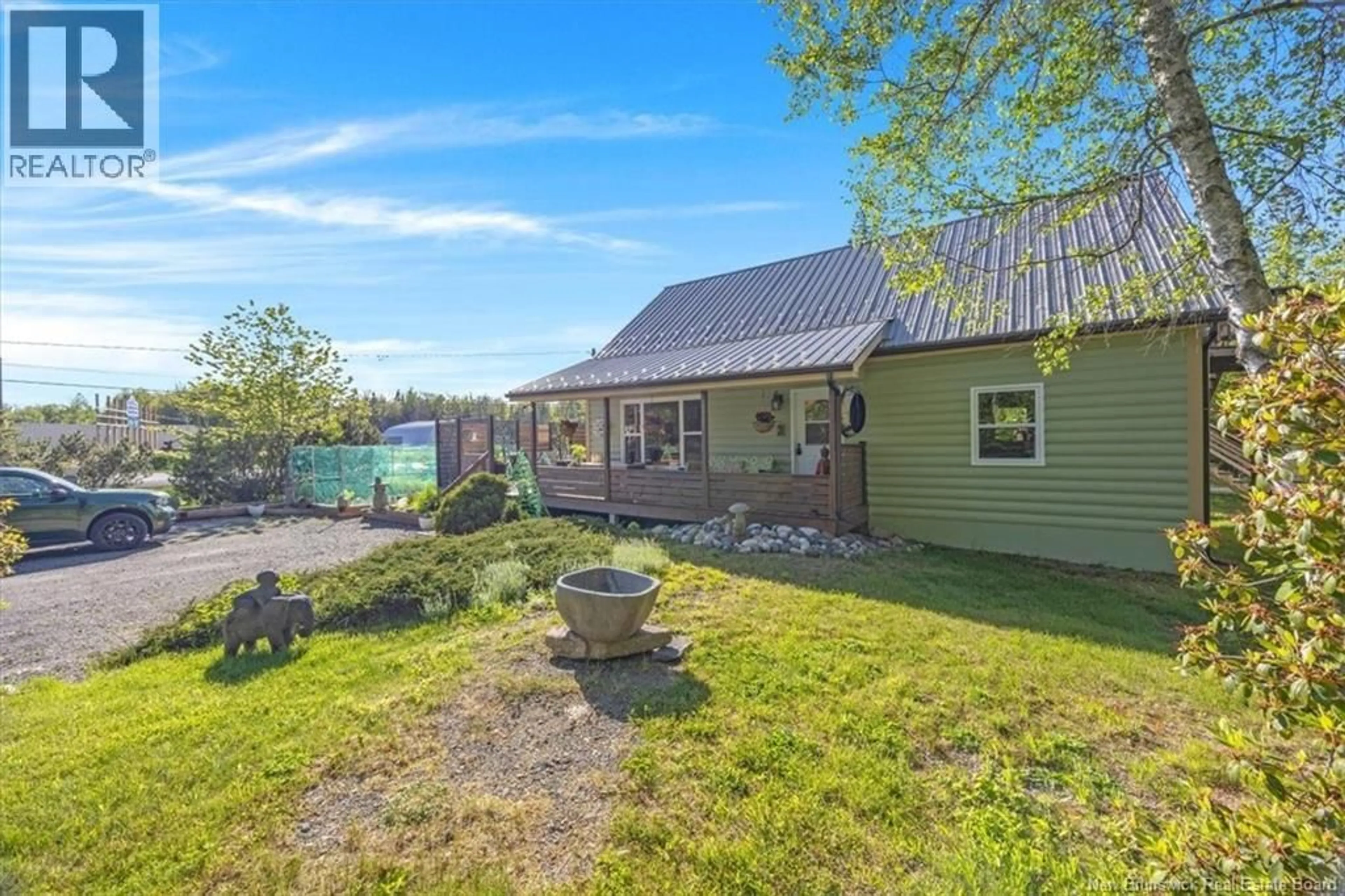 A pic from outside/outdoor area/front of a property/back of a property/a pic from drone, water/lake/river/ocean view for 4440 ROUTE 127, Saint Andrews New Brunswick E5B3A1