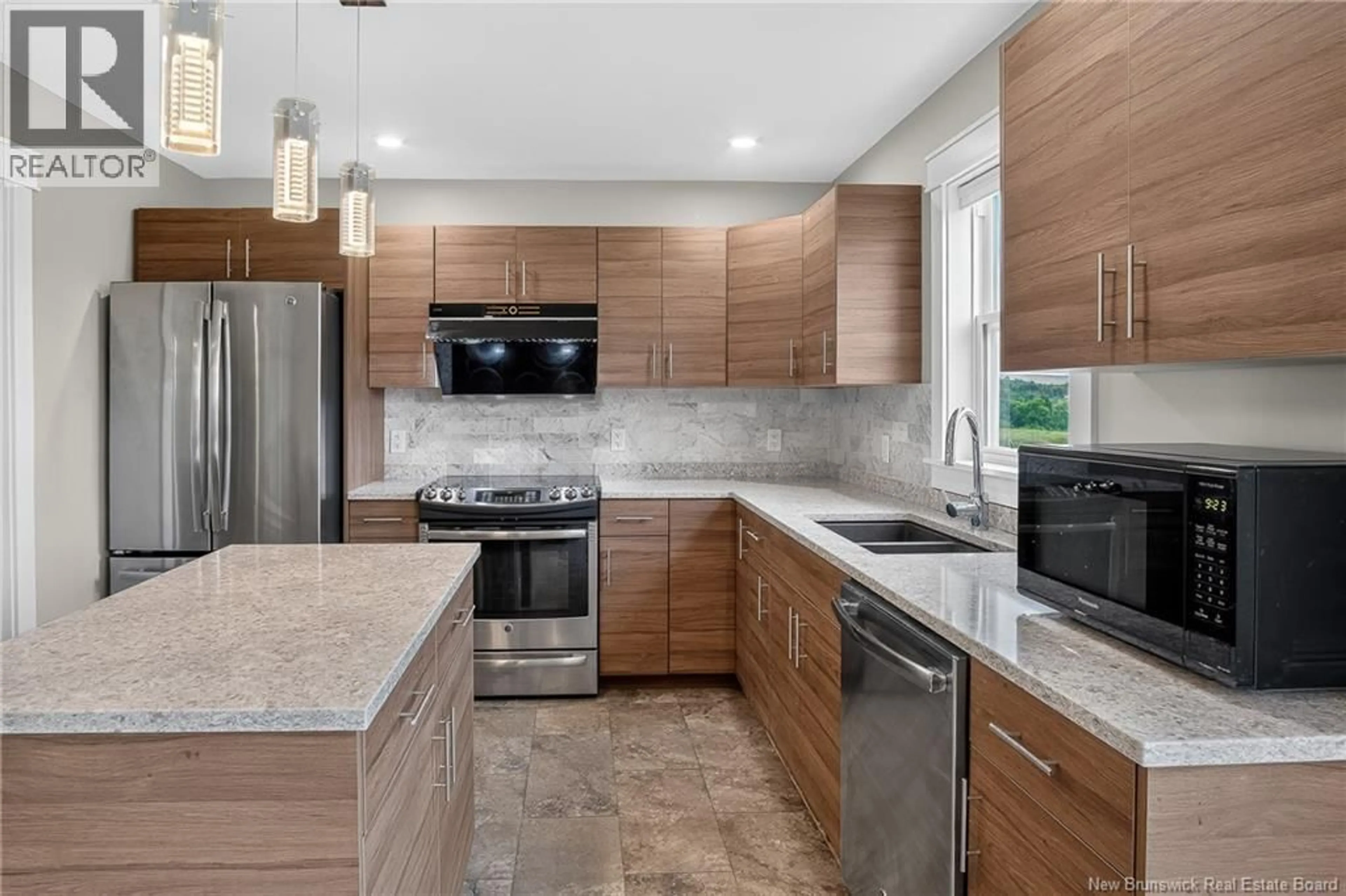 Contemporary kitchen, ceramic/tile floor for 7 MOSAIC DRIVE, Saint John New Brunswick E2J0J9