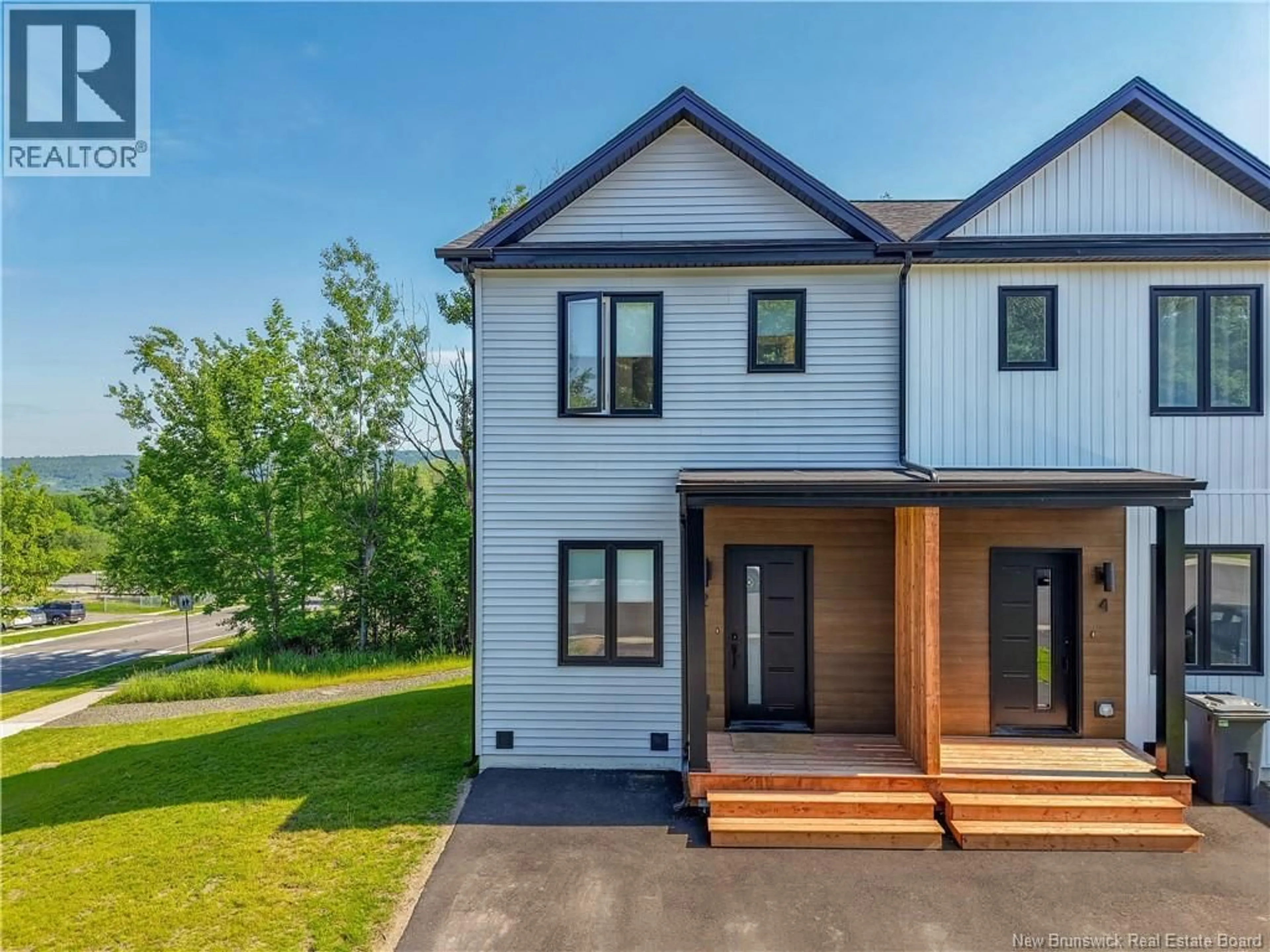 Home with vinyl exterior material, unknown for 2 WESTWOOD DRIVE, Fredericton New Brunswick E3C1K7