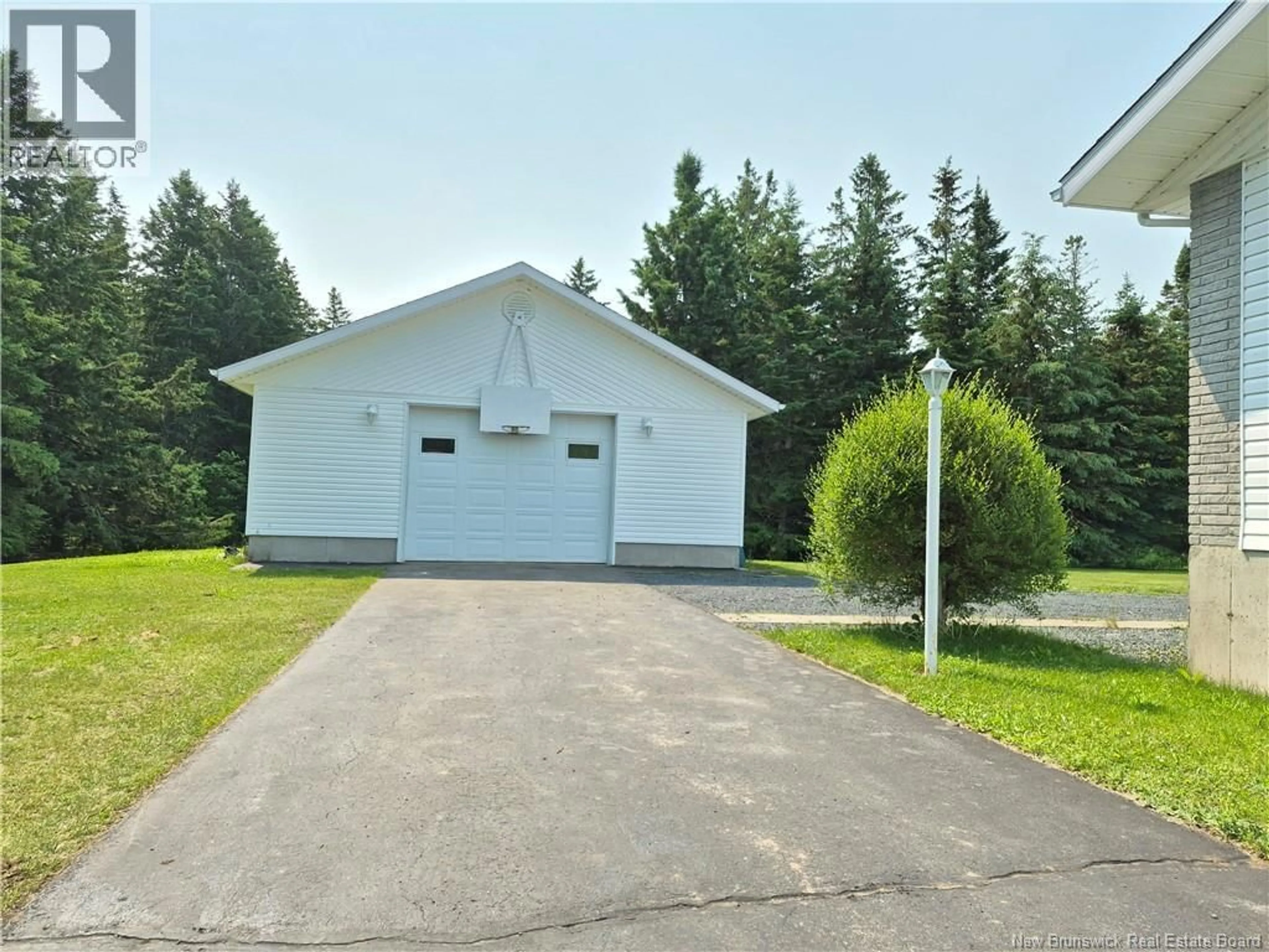 Indoor garage for 17 CH MADRAN, Petit-Rocher-Nord New Brunswick E8J2J6